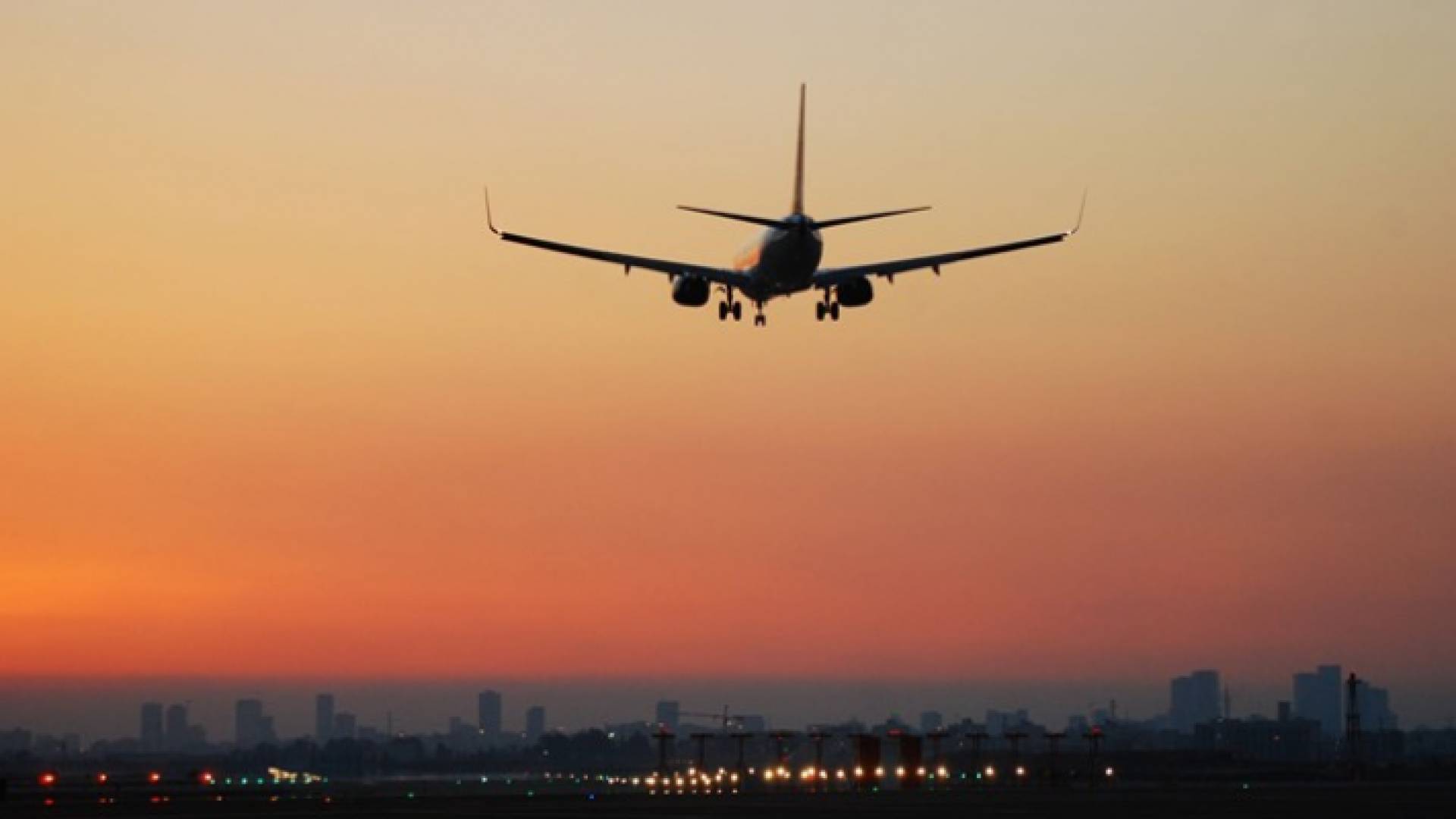 طائرة مدنية