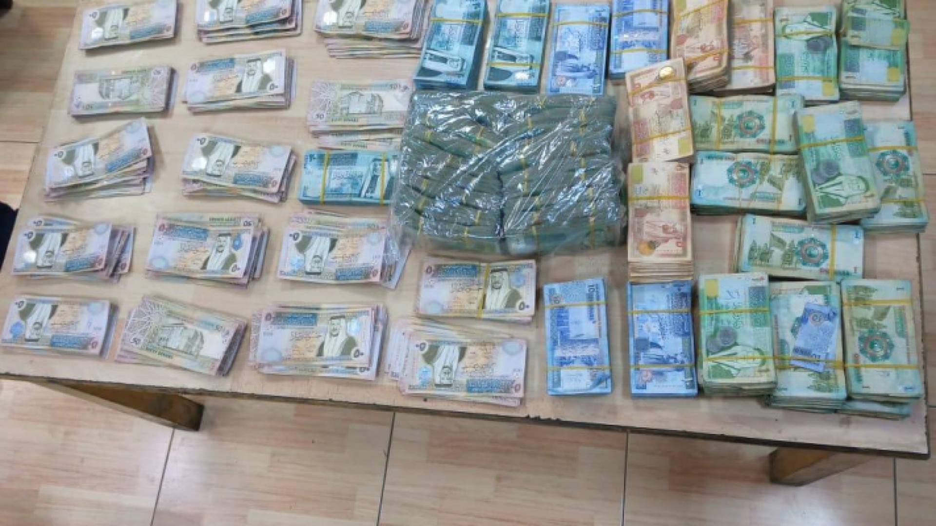 المبلغ المضبوط