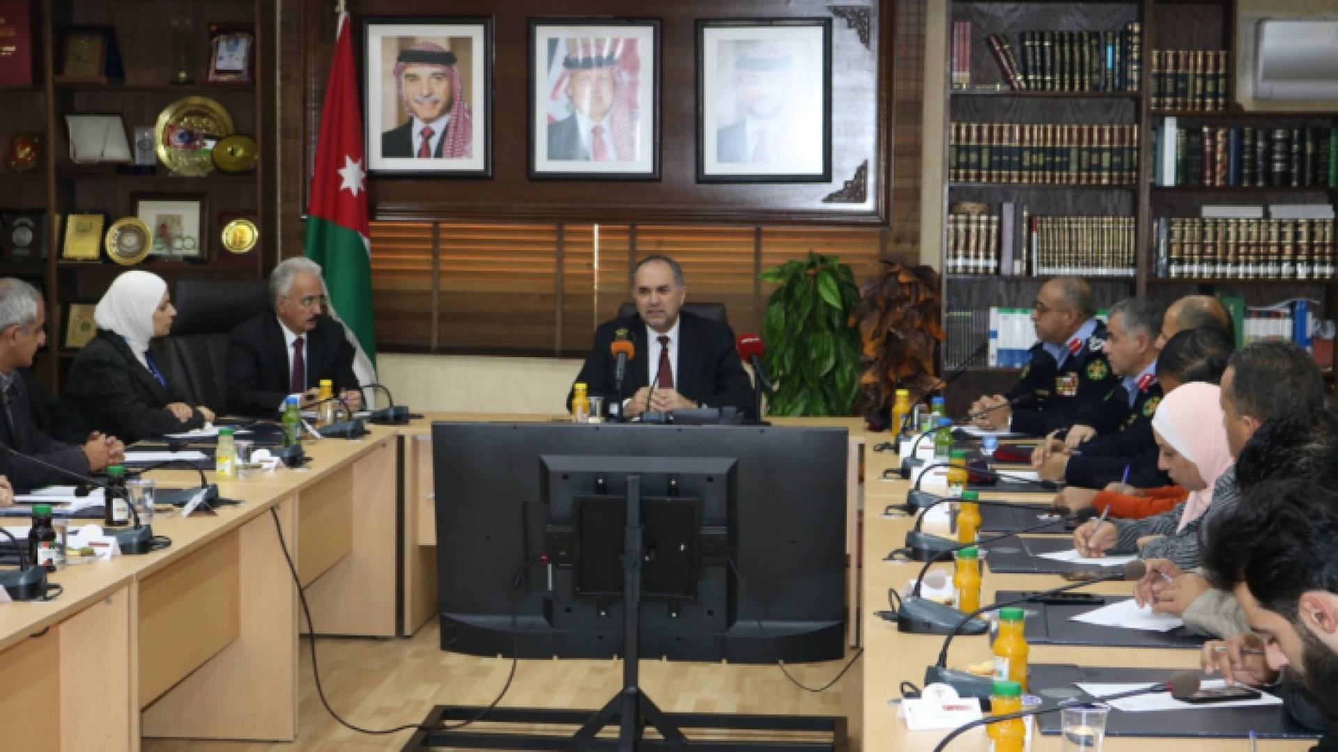 وزير العدل يطلق خدمات دفع مبالغ القضاياالتنفيذية بواسطة "الموبايل"