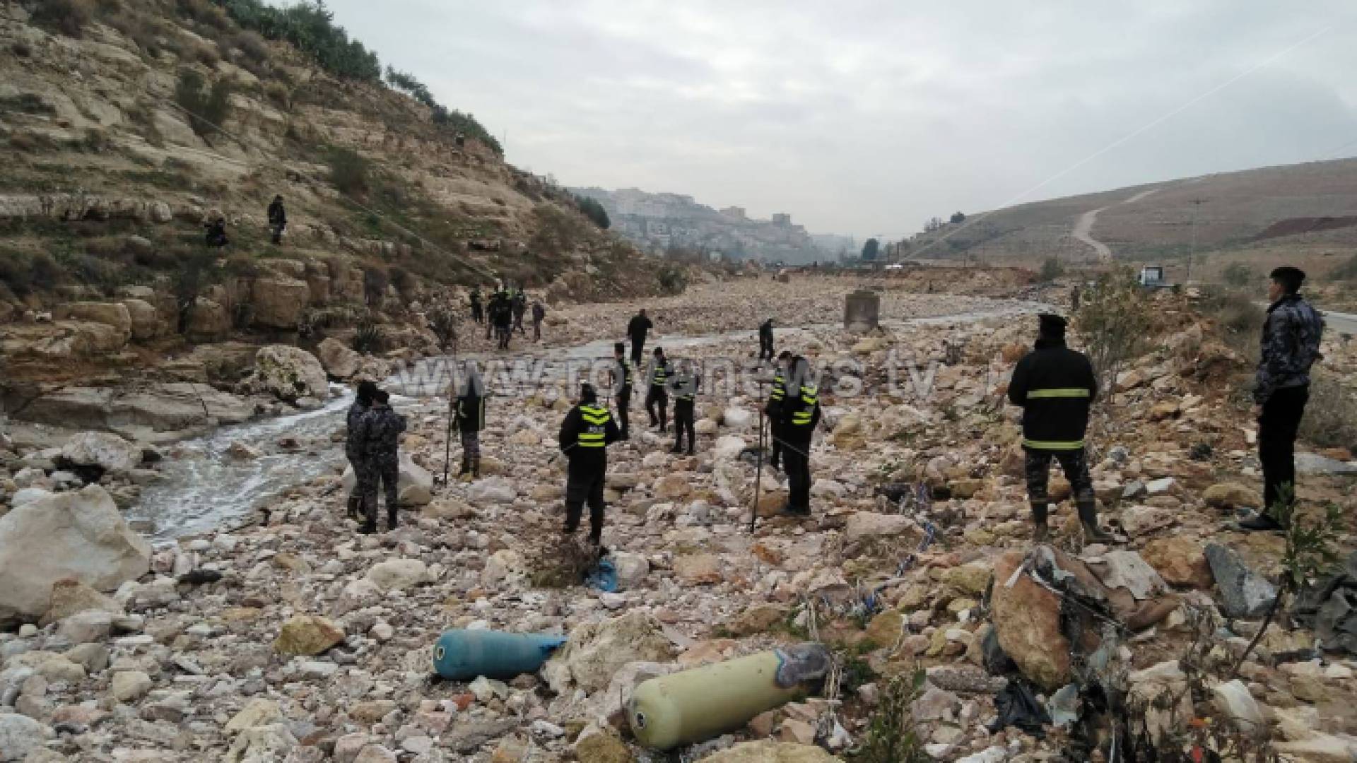 عليات البحث متواصلة عن الشاب المفقود حمزة الخطيب في سيل الزرقاء