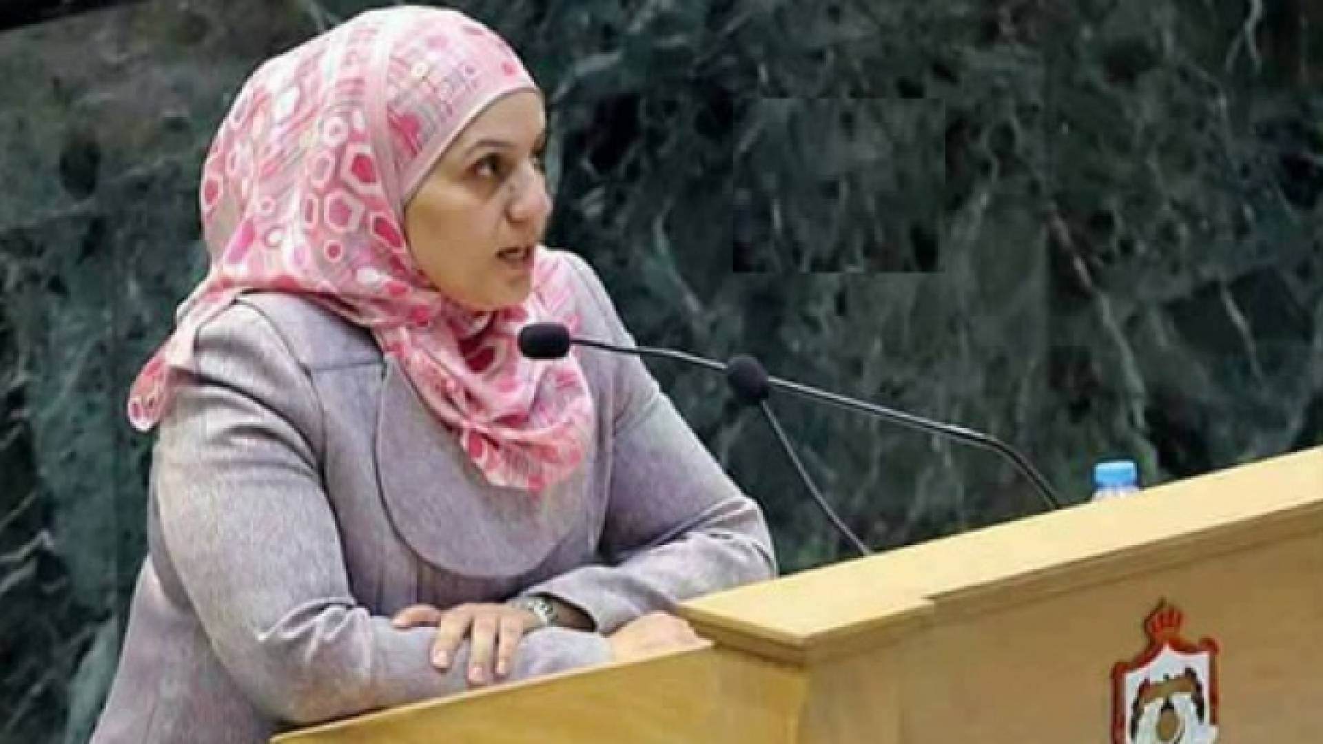 النائب صفاء المومني