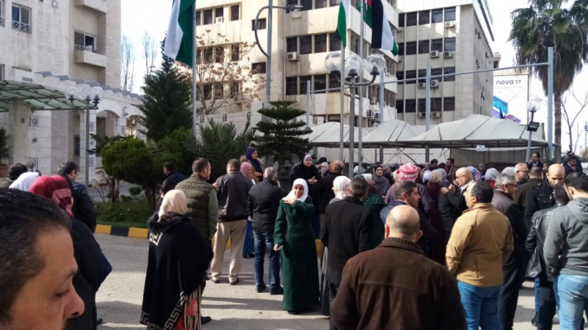 من الوقفة الاحتجاجية