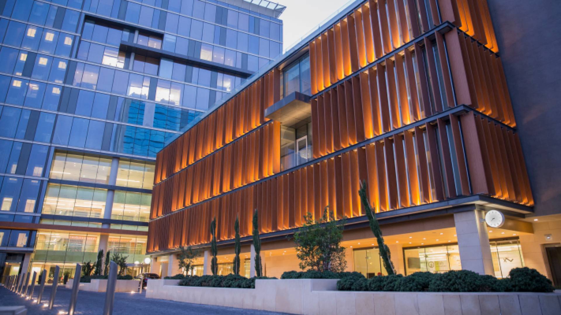 مجمع فرح الطبي يوفر خدمات صحية متكاملة لعملاء بعض شركات التأمين الطبي المحلية والإقليمية