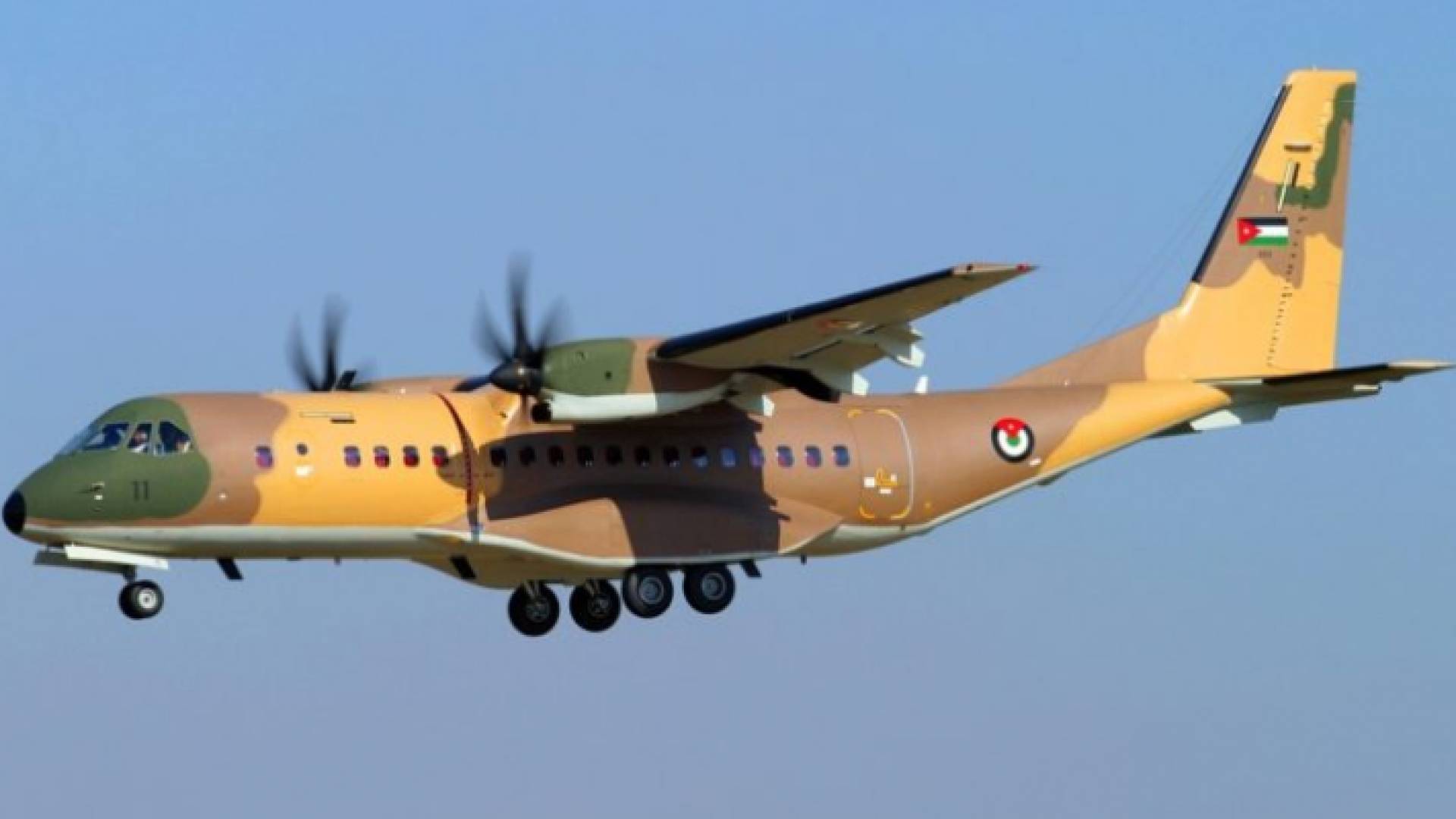 طائرة c130