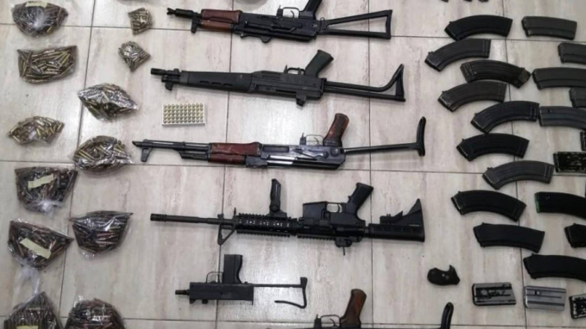 لديه كميات كبيرة من الذخيرة