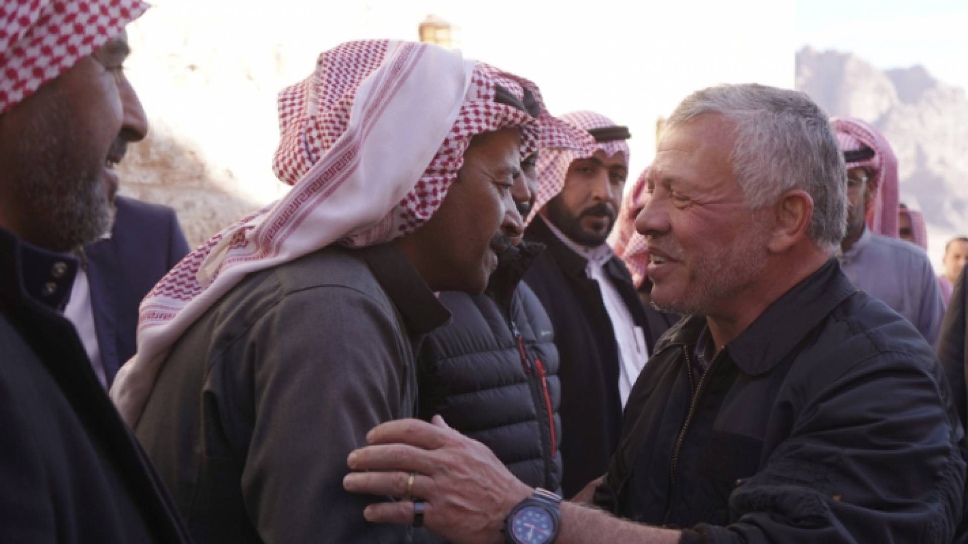 جلالة الملك خلال زيارته الى وادي رم