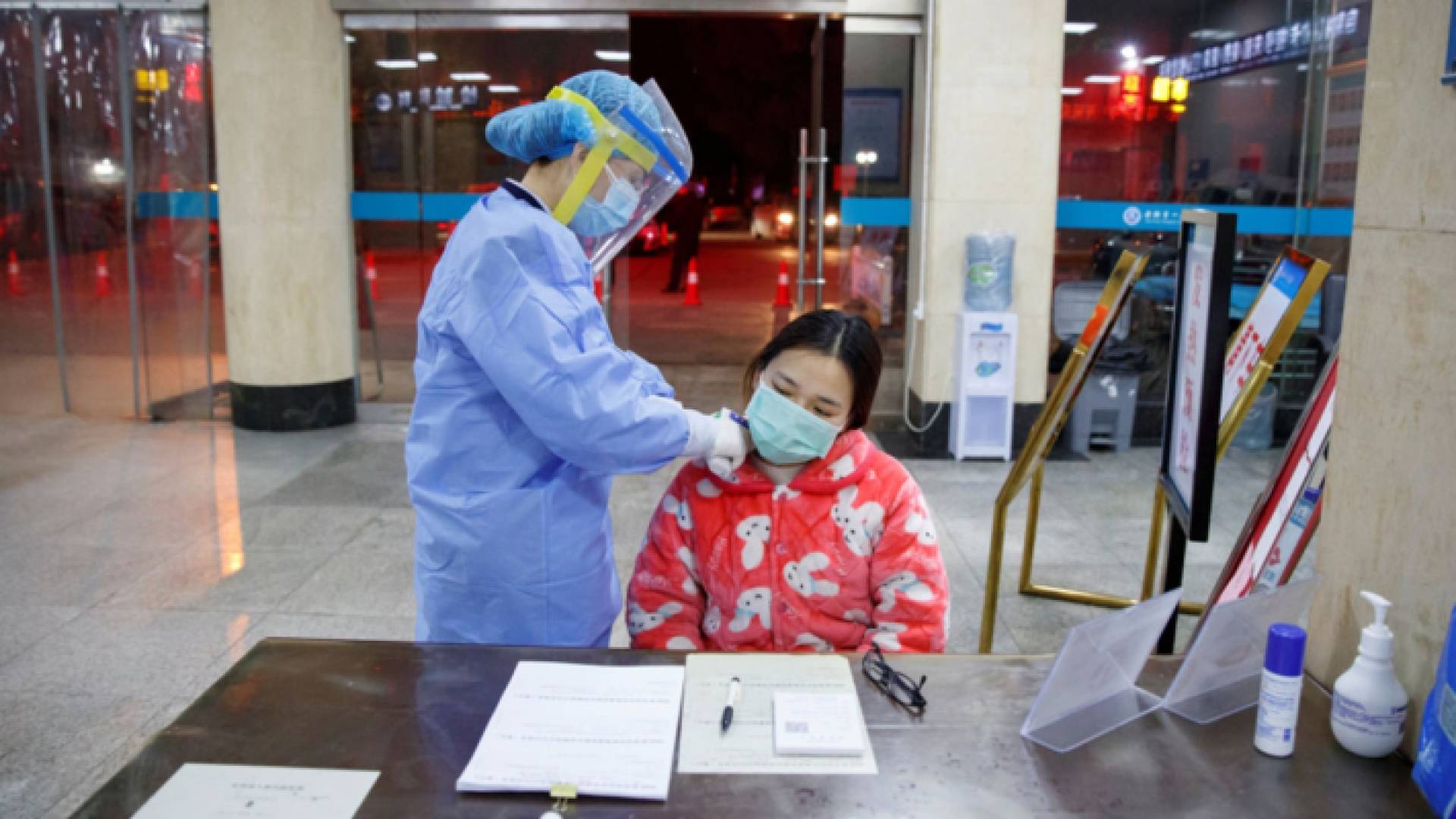 خبير ألماني: الكمامة غير ضرورية للحماية من فيروس كورونا