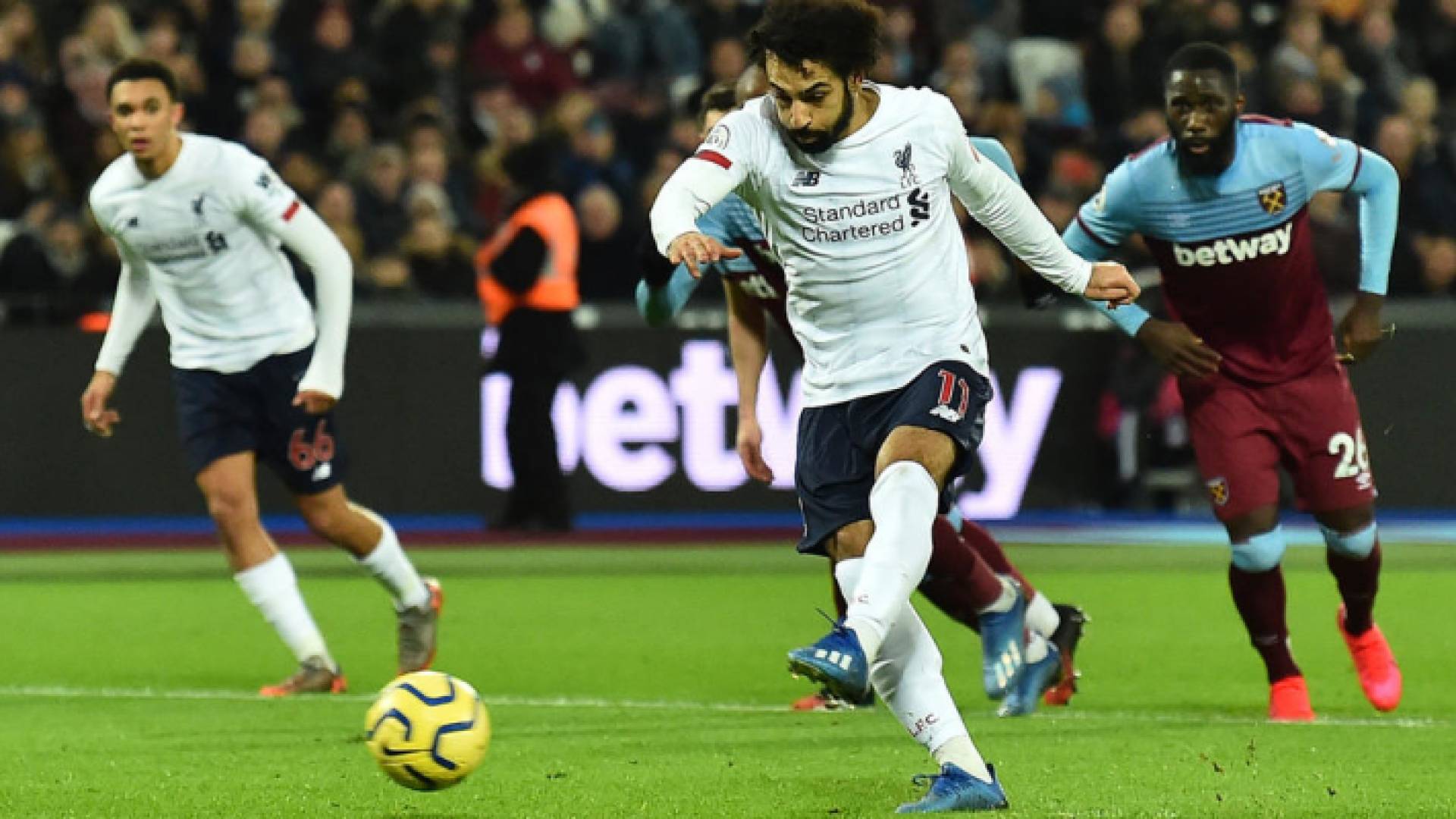 المهاجم الدولي المصري محمد صلاح