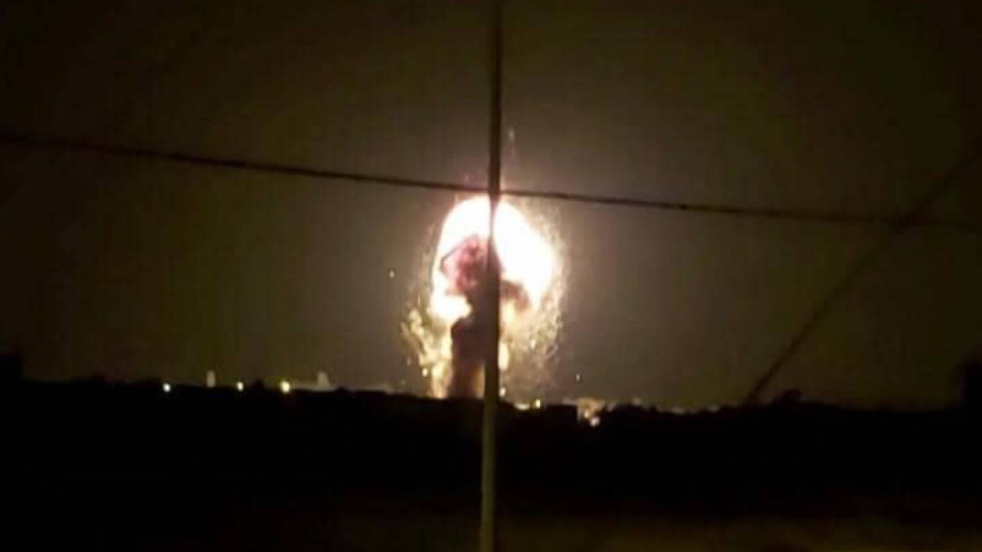 صورة من الغارات