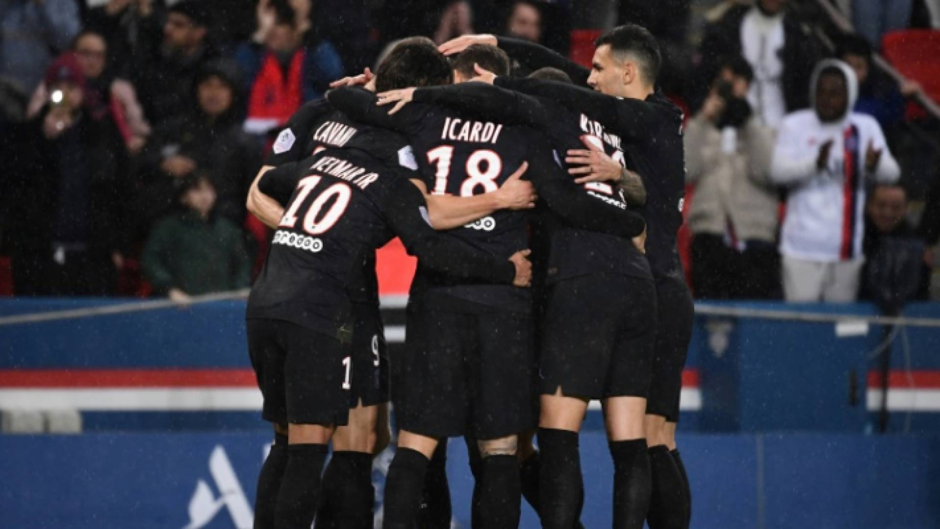 لاعبو باريس سان جرمان