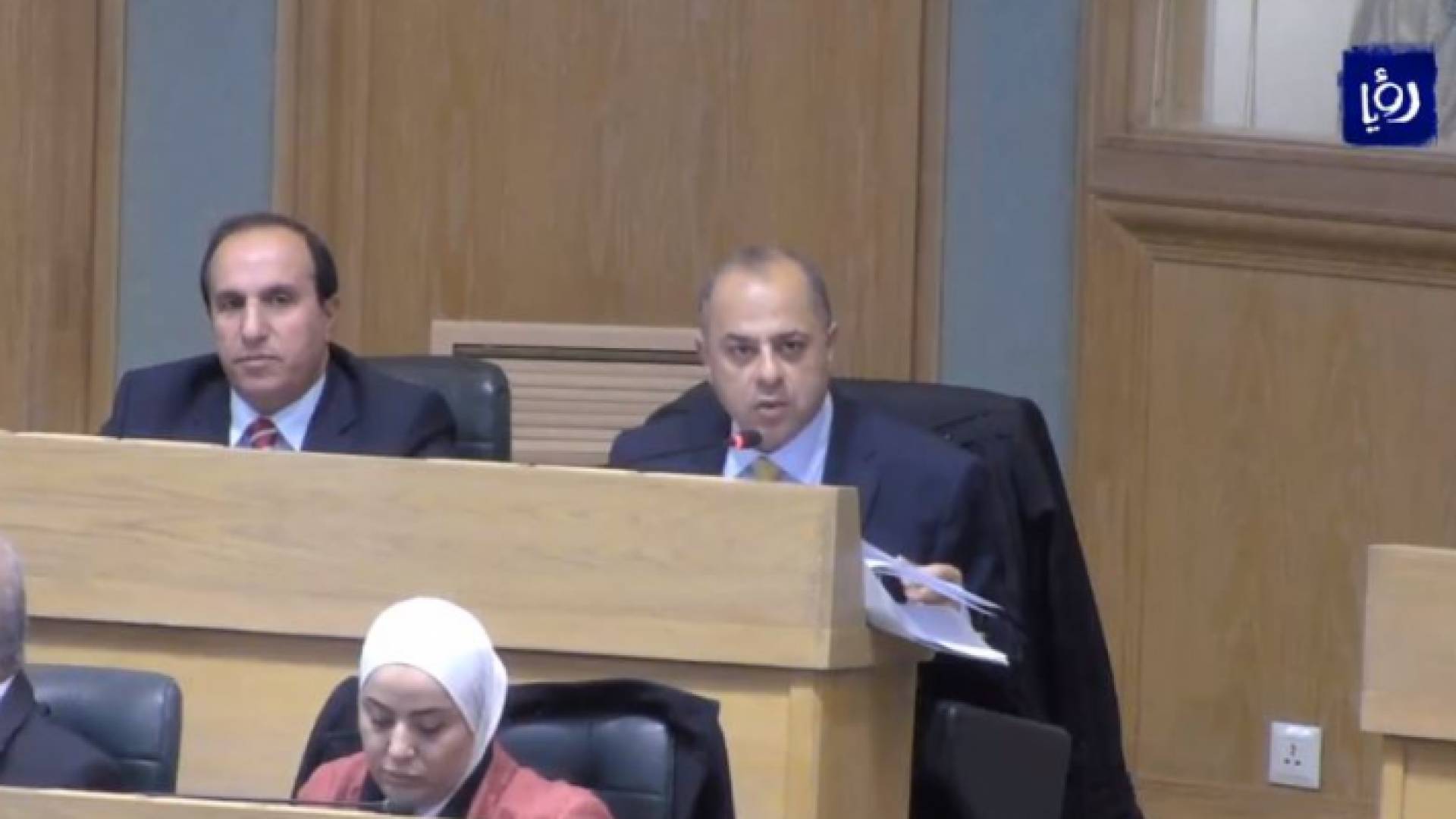 صورة من الجلسة