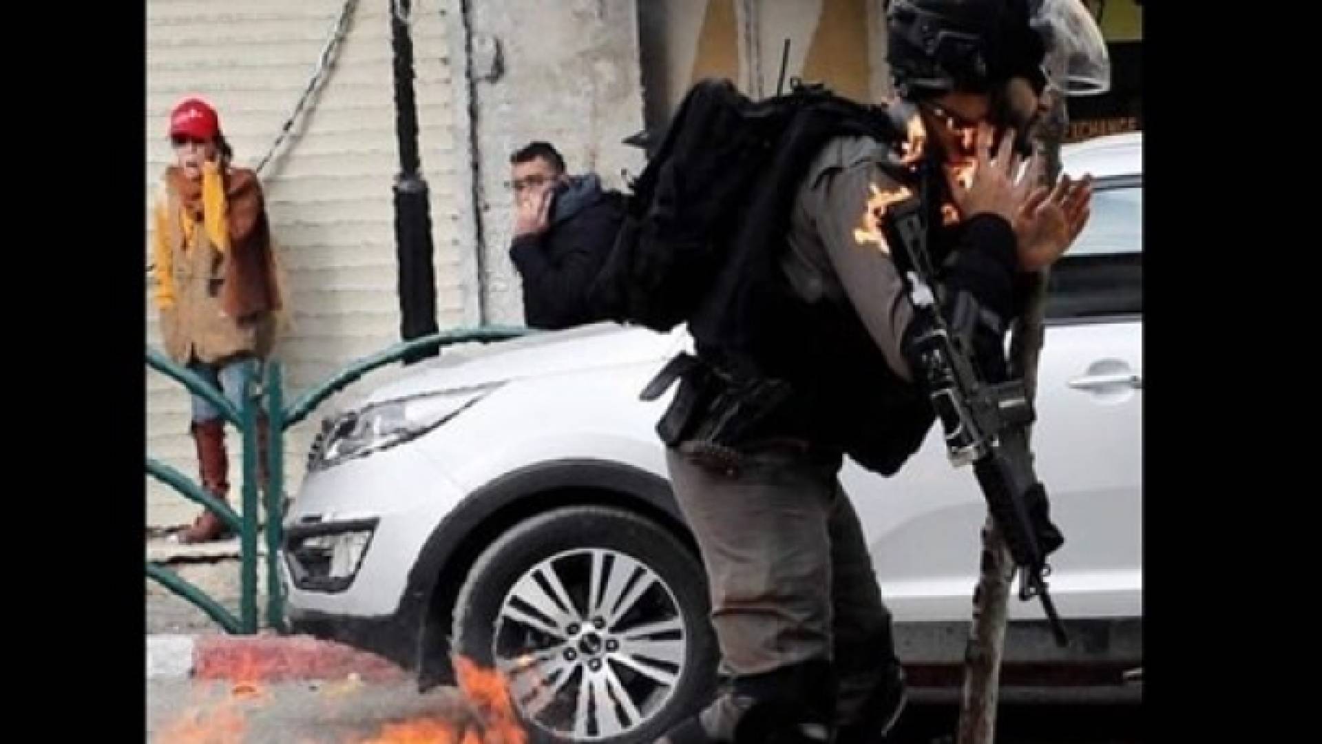 حارقة تشتعل على صدر ضابط