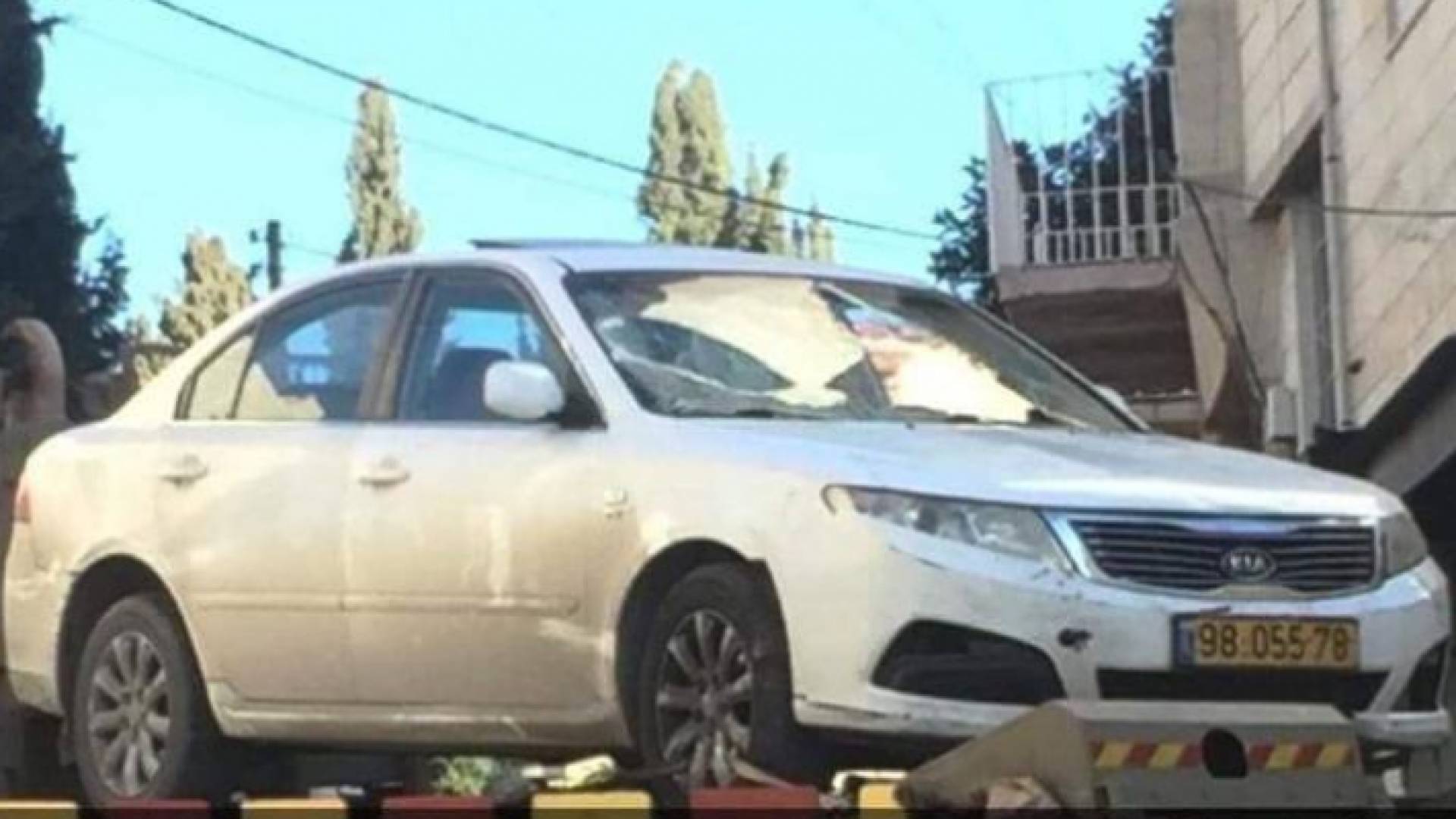 الاحتلال يقتحم بيت جالا ويصادر مركبة