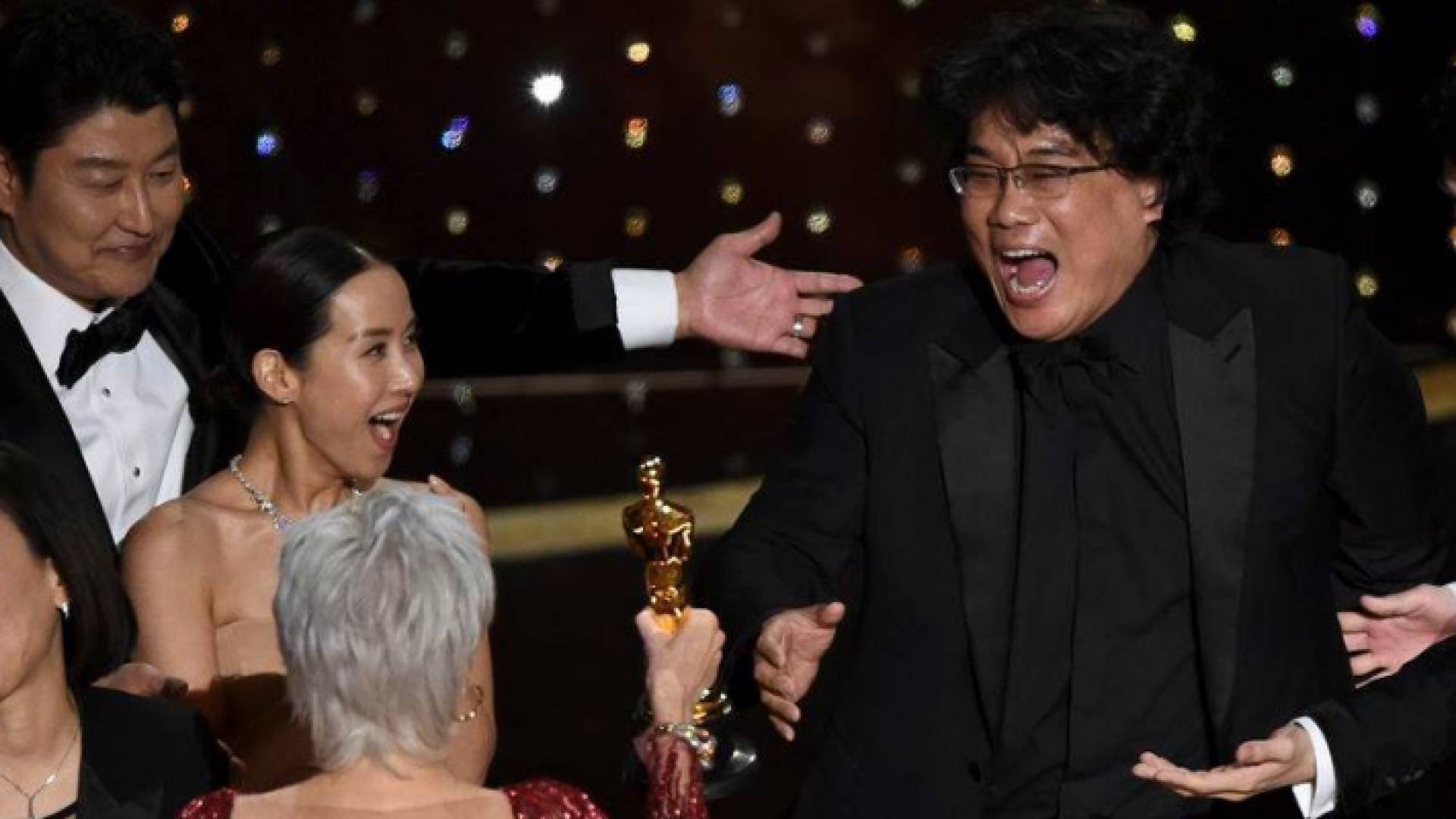 فيلم "باراسايت" الكوري الجنوبي يدخل تاريخ الأوسكار