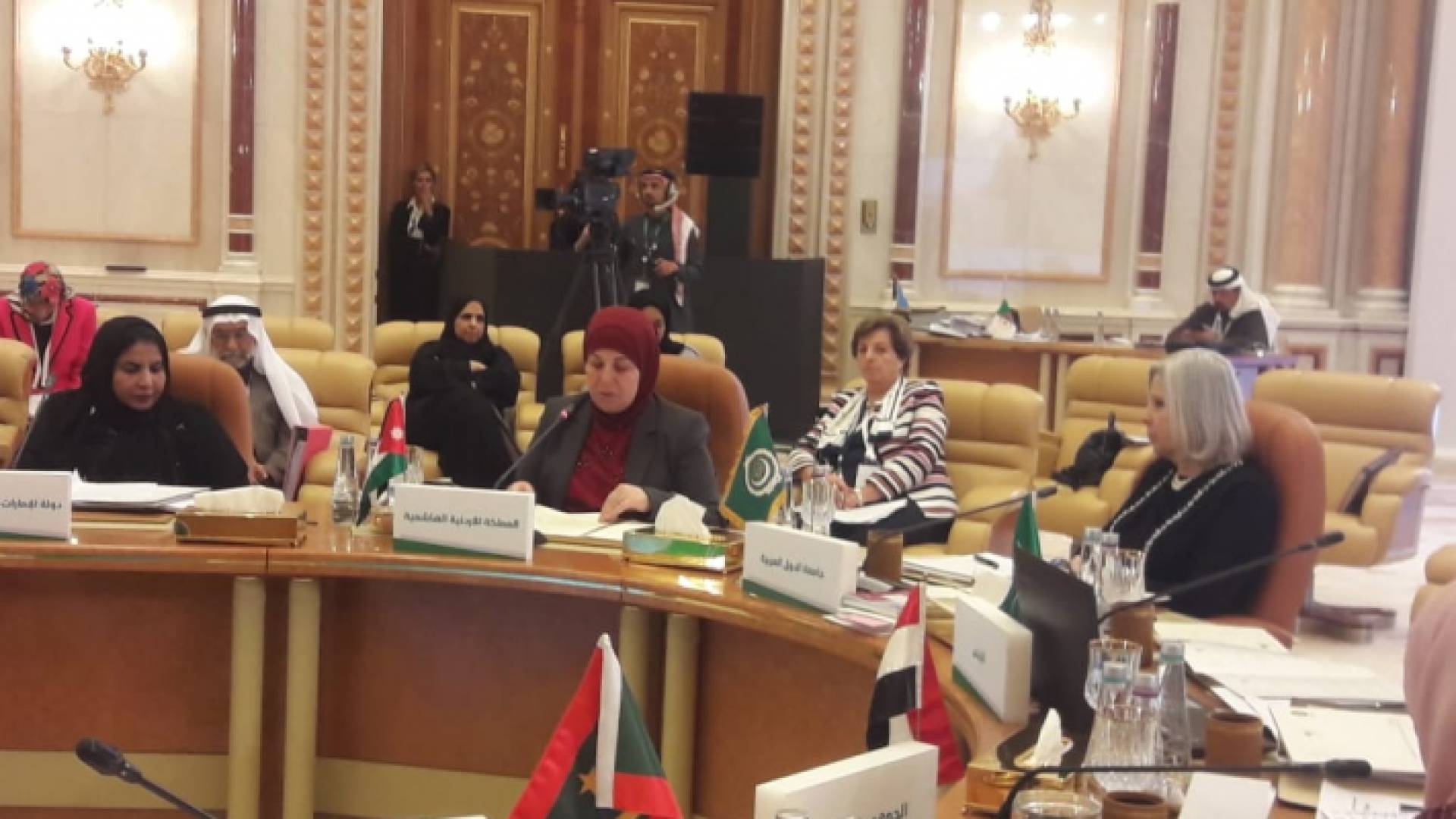 اسحاقات تشارك في اجتماع لجنة المرأة العربية التاسع والثلاثون