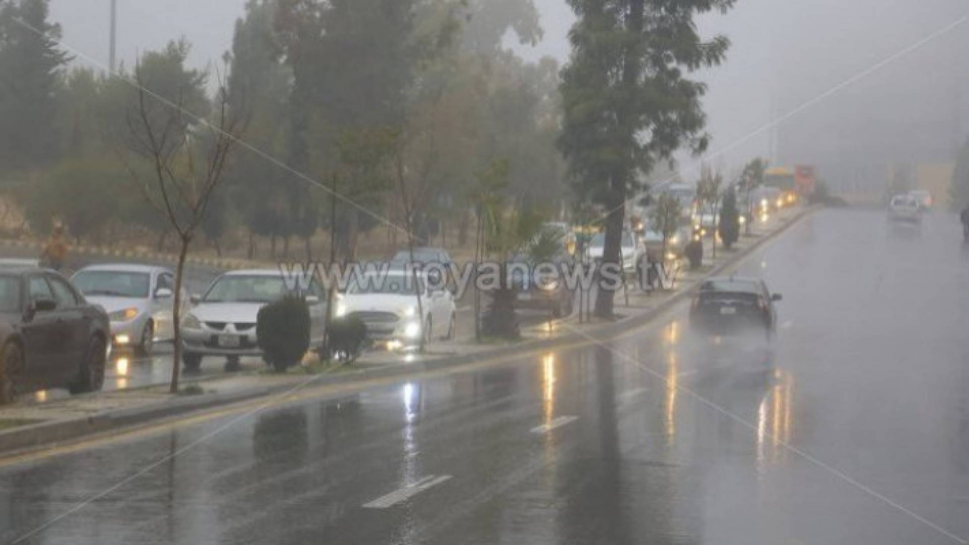 توقع هطول بعض الأمطار خلال ساعات الليلة القادمة في أجزاء من شمال ووسط المملكة