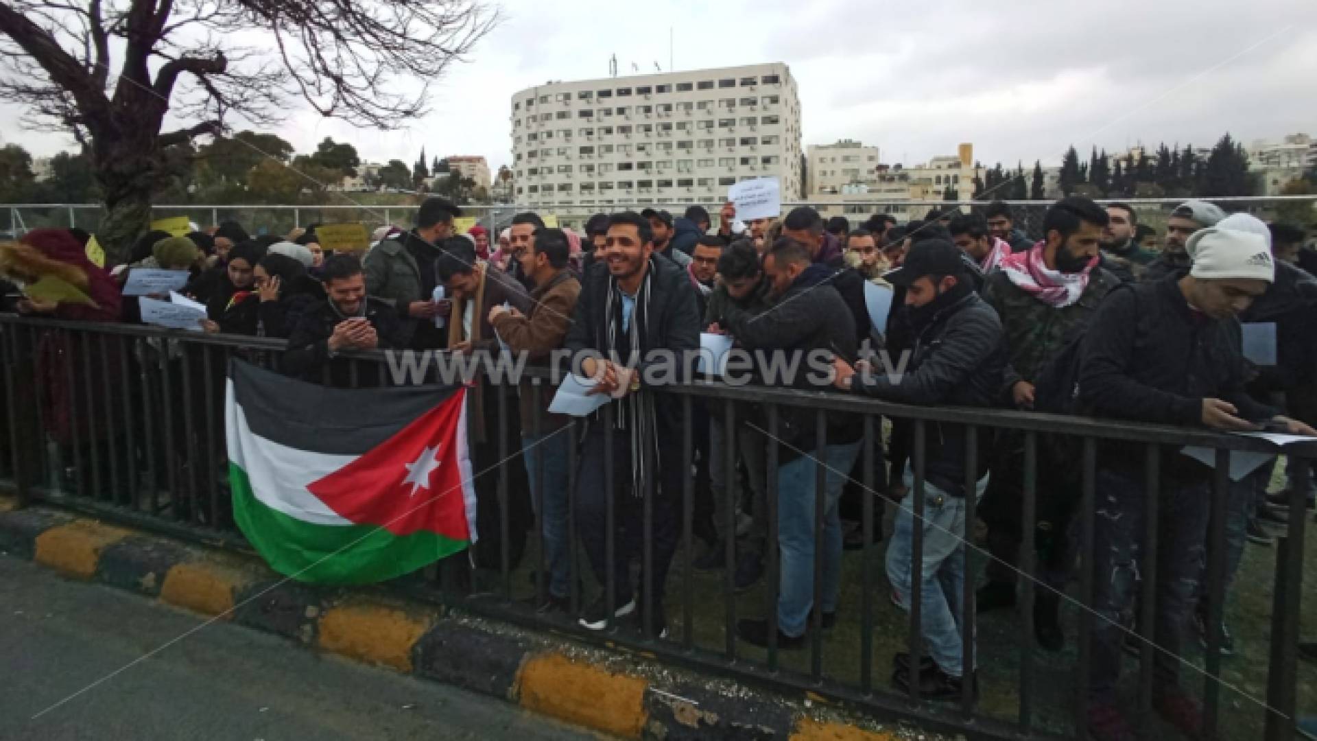 من الاعتصام