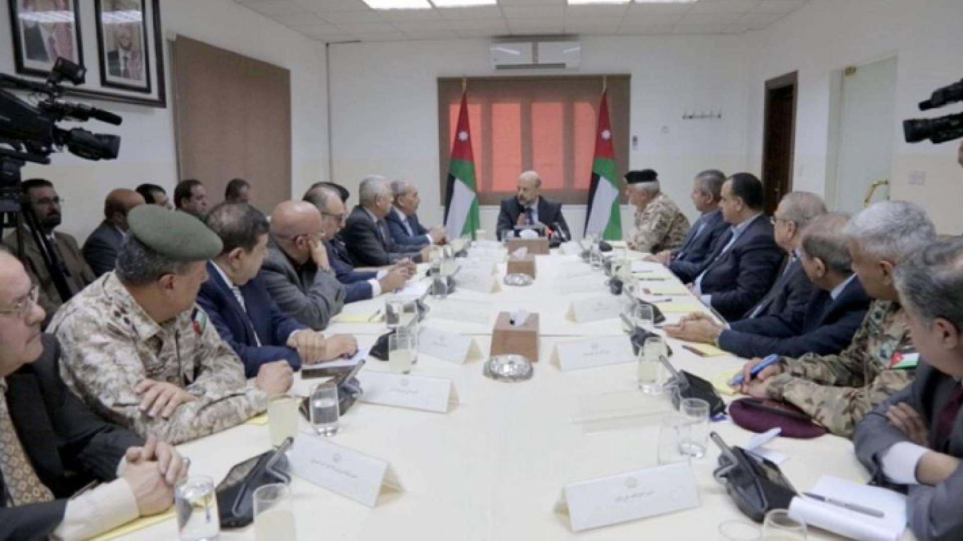 مندوبا عن الملك، الرزاز يترأس اجتماع مؤسسة المتقاعدين العسكريين