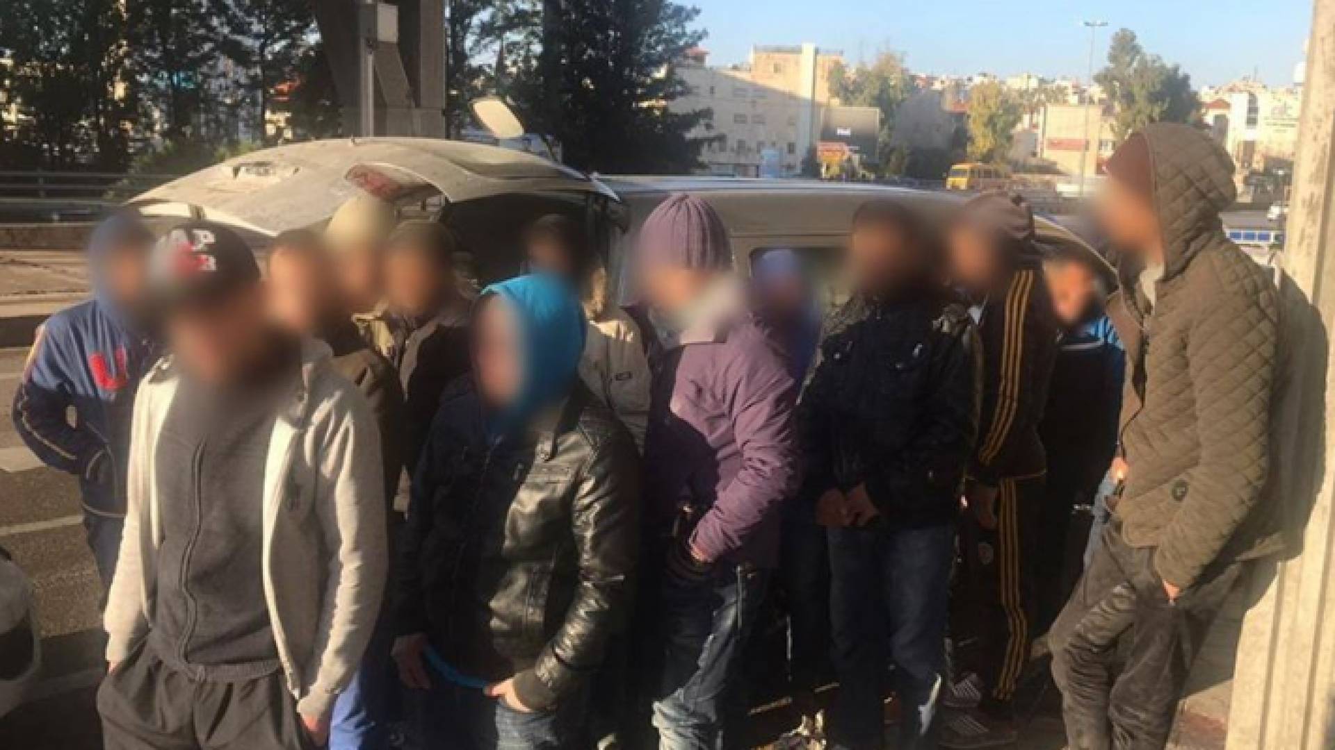 ضبط باص بحمولة ركاب زائدة في عمان