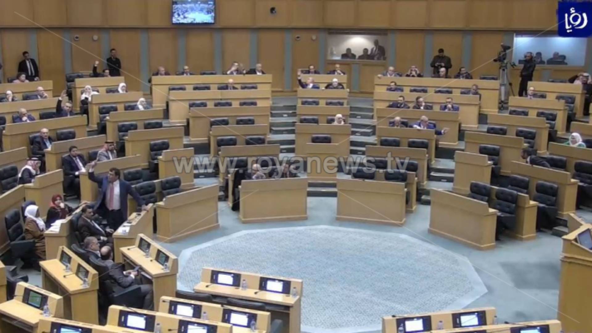 الصورة من الجلسة