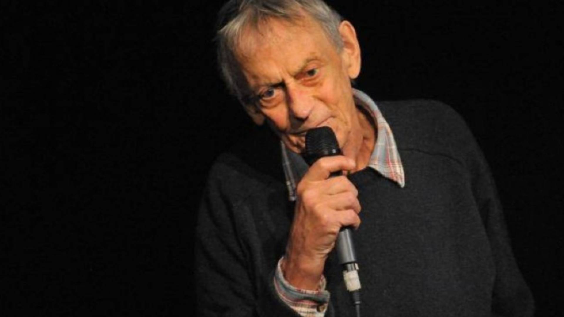 مغني الفولك الفرنسي النيوزيلندي غرايم آلرايت