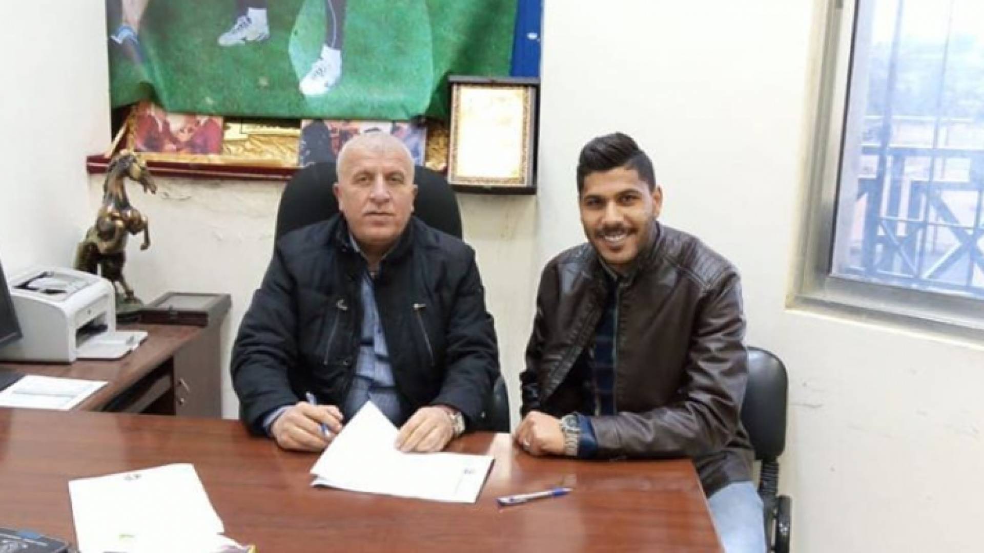 أبو خيزران يوقع للسلط