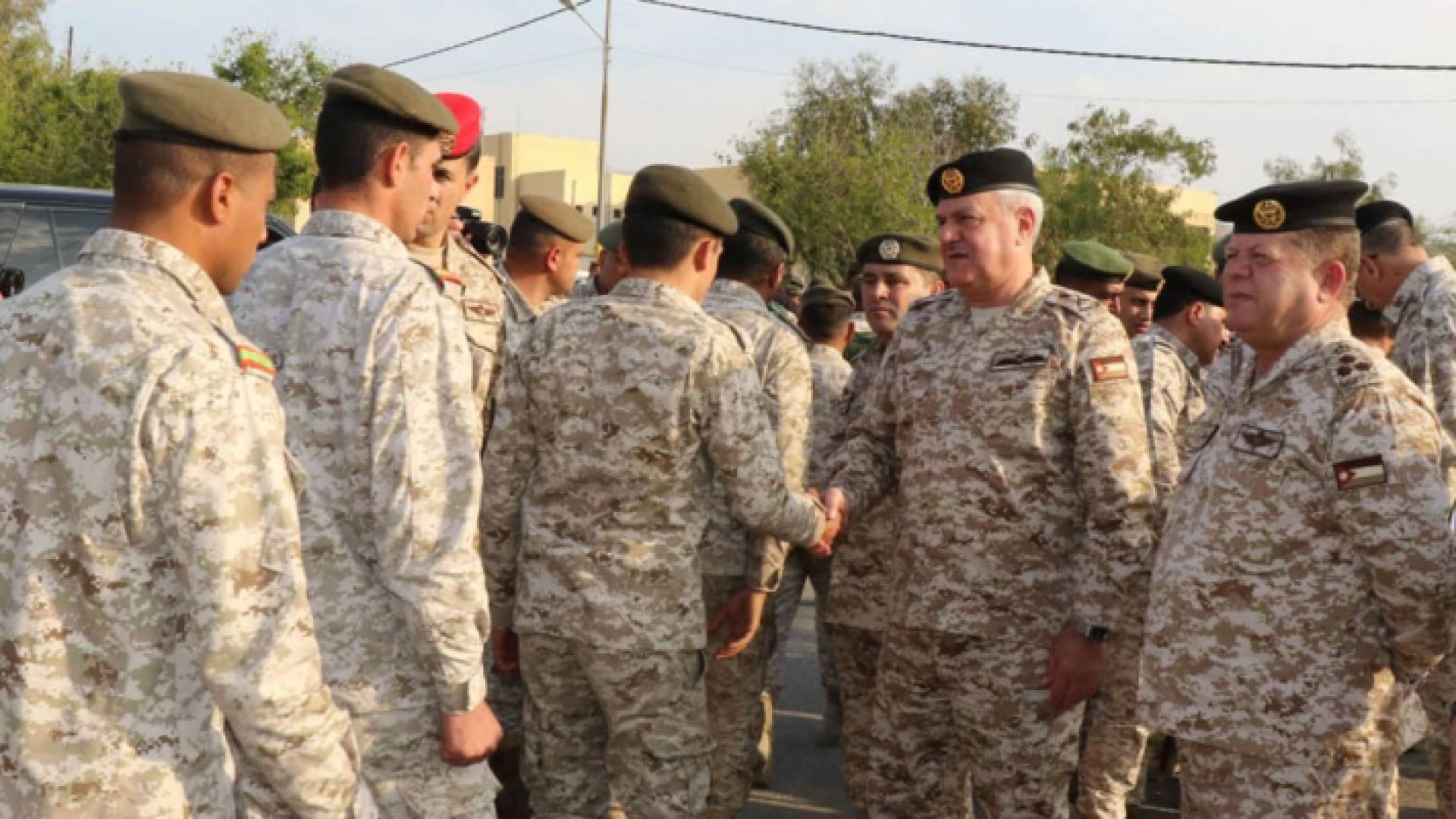 رئيس هيئة الأركان يتفقد عددا من وحدات المنطقة العسكرية الوسطى