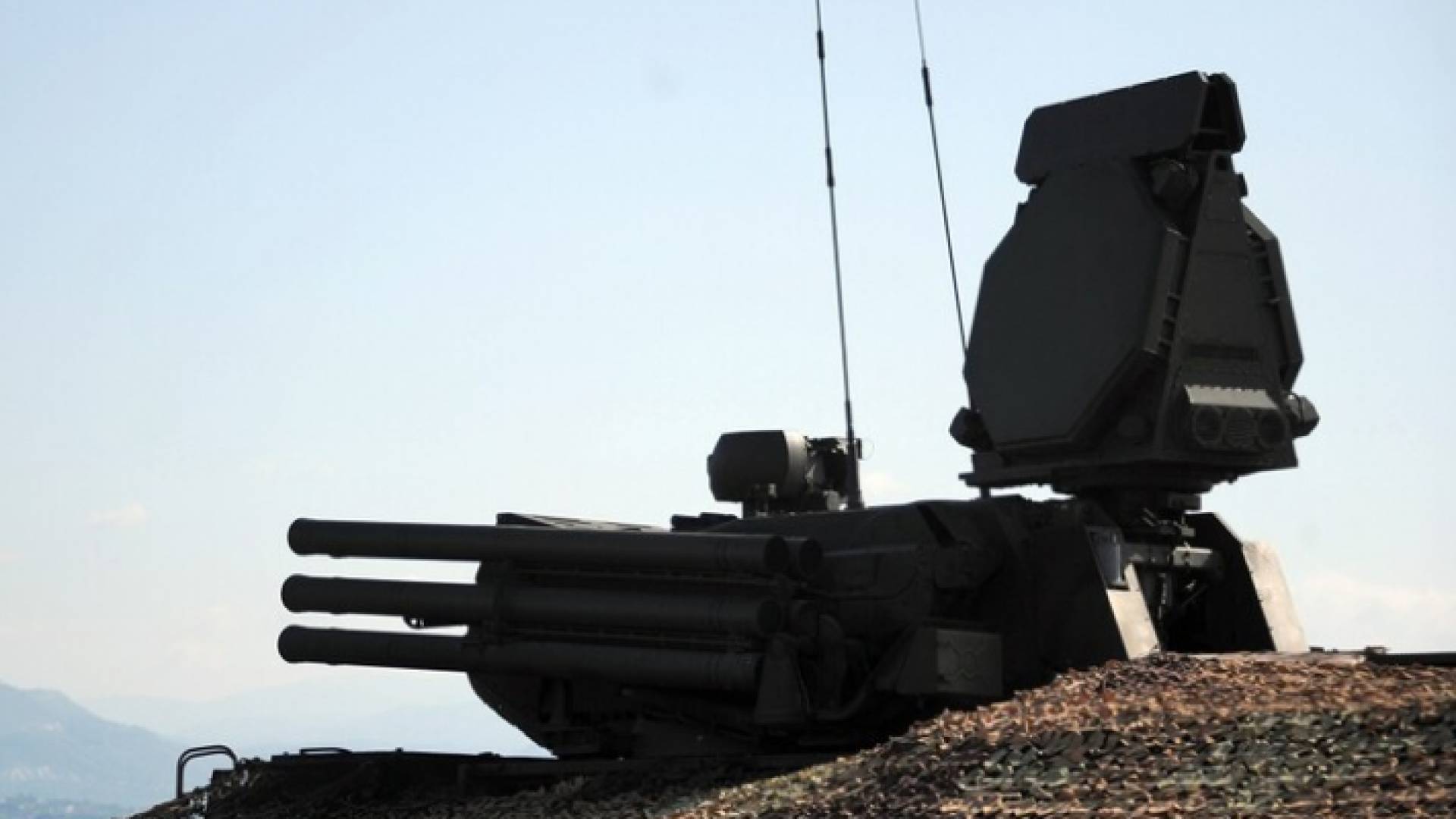 الدفاعات الجوية السورية تتصدى لأهداف معادية