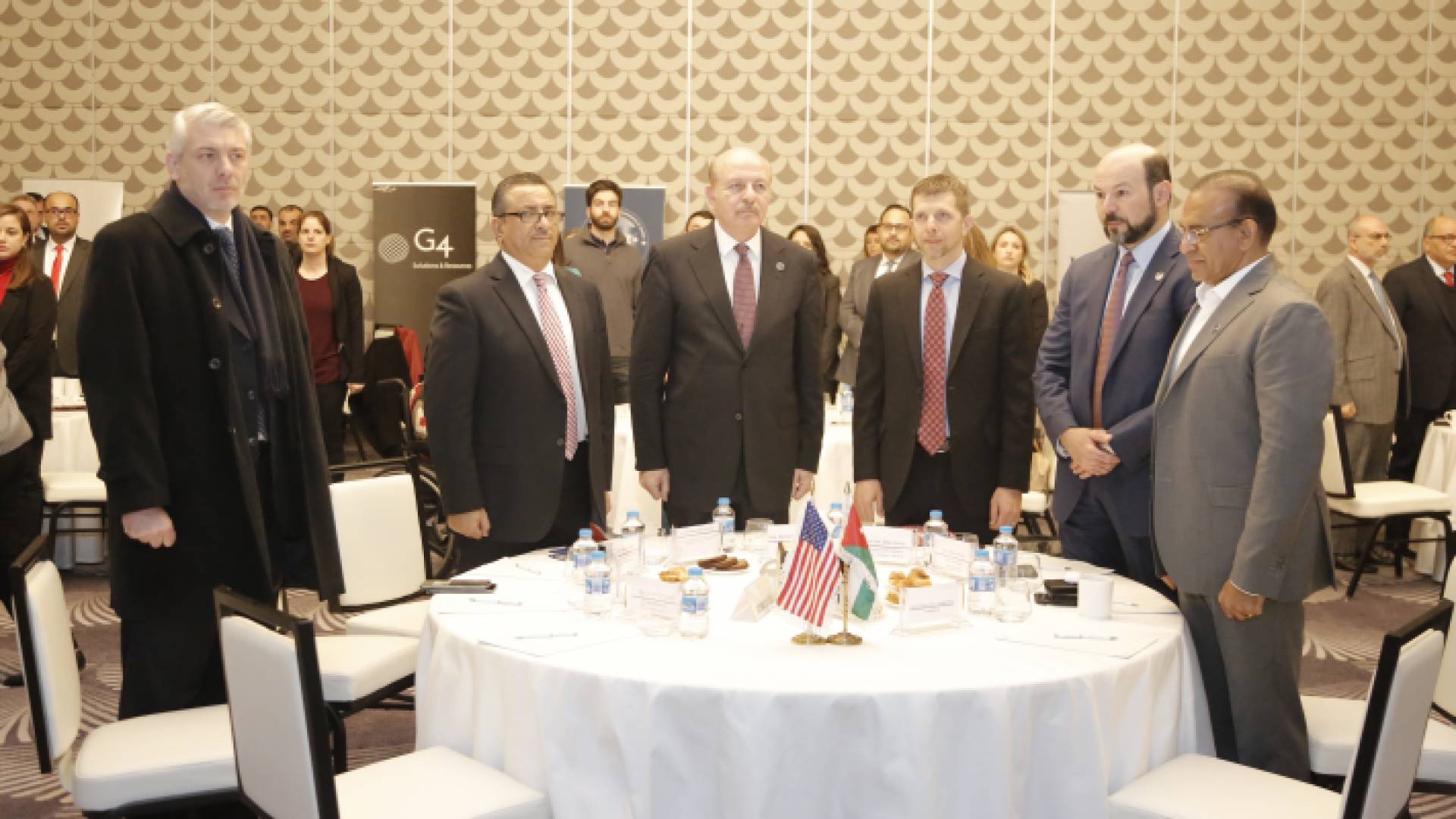 الحكومة تعلن عن 22 مشروعا من برنامج الشراكة بين القطاعين العام والخاص