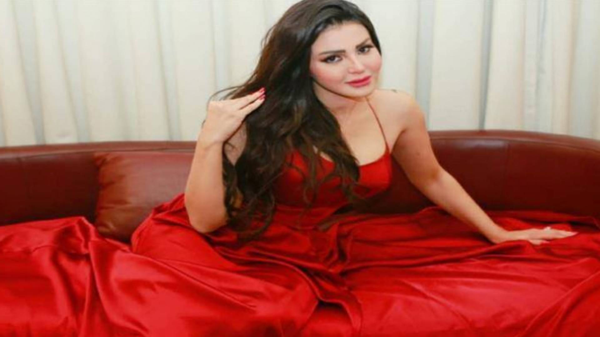 شيما الحاج تعلن خطوبتها