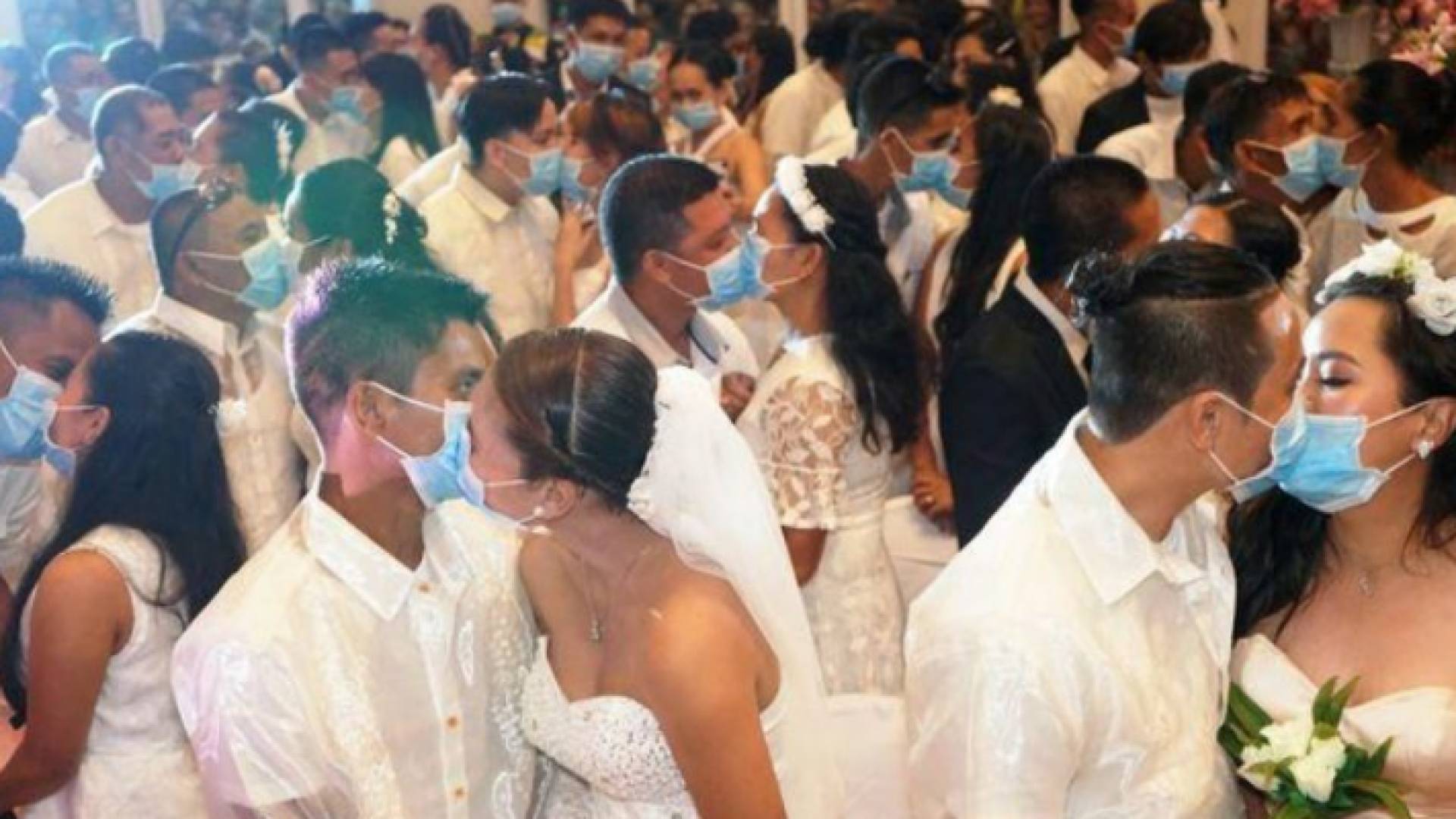 حفل الزفاف الجماعي الذي أقيم وسط الفلبين