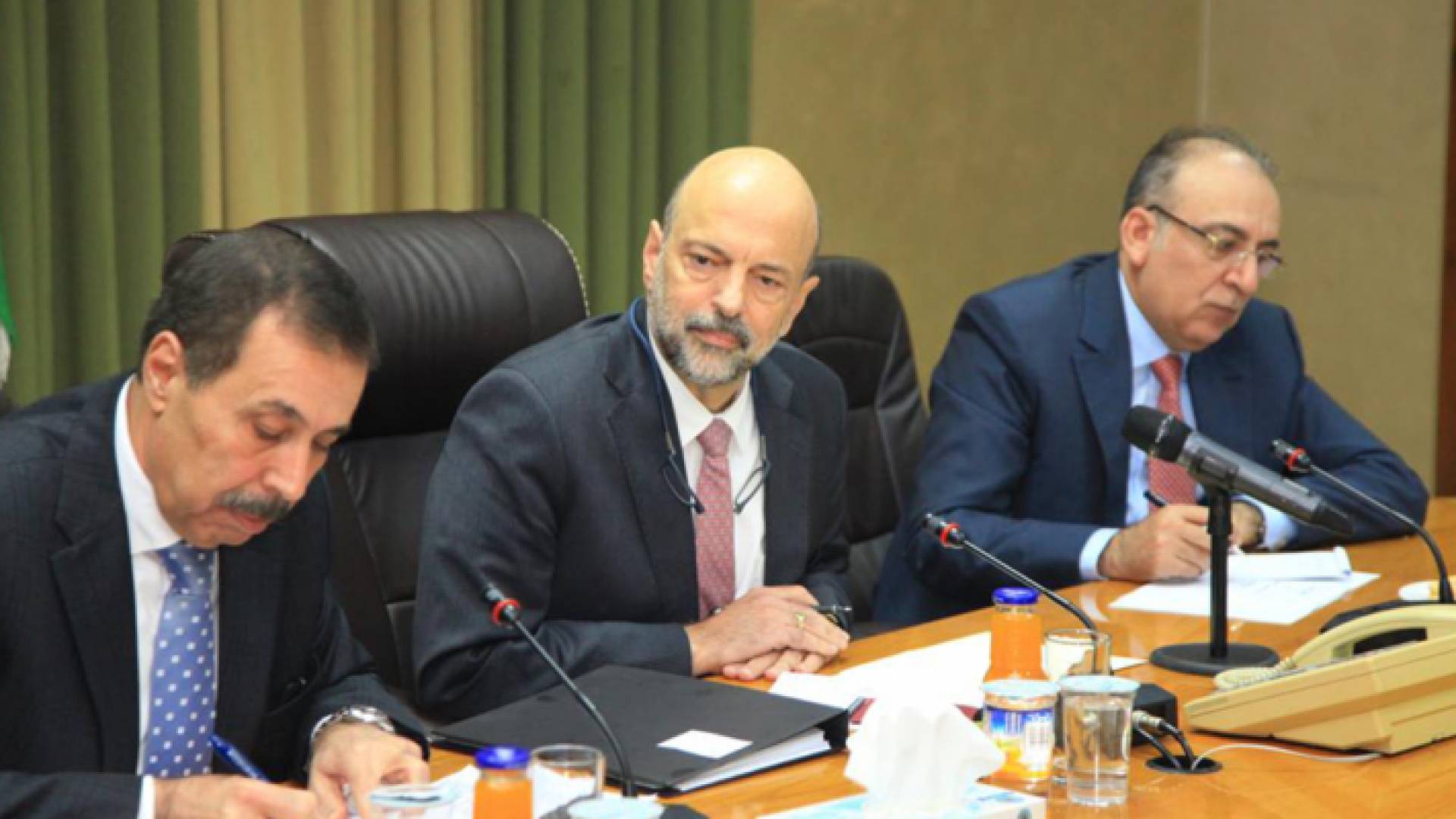 الرزاز يترأس اجتماعاً في التربية بحضور مجلس نقابة المعلمين