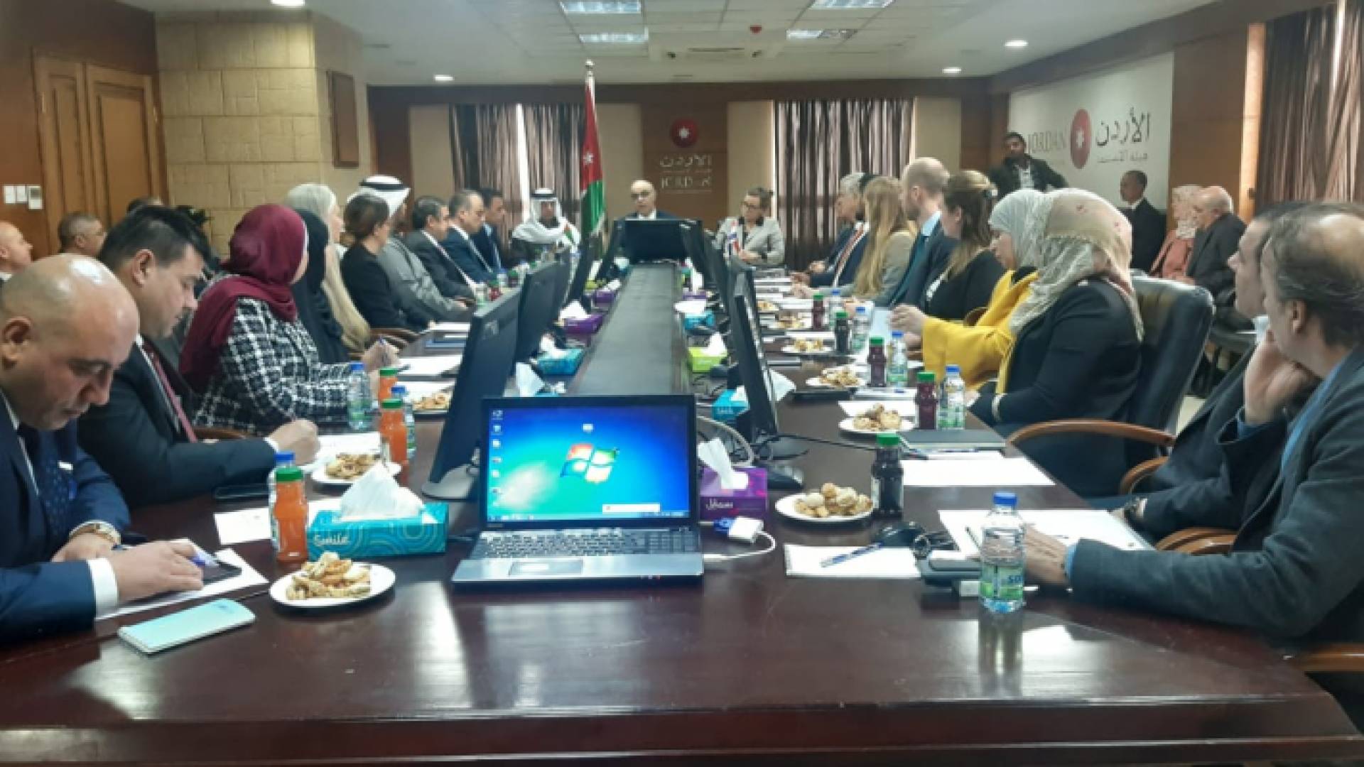 من الاجتماع