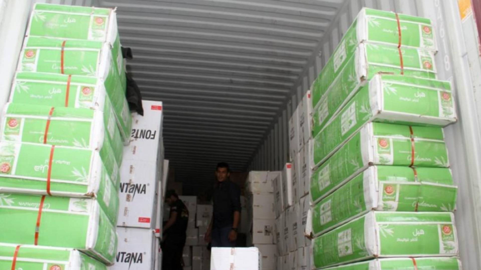 شمل التهريب ايضا عبوات مزيل عرق وهيل أخضر