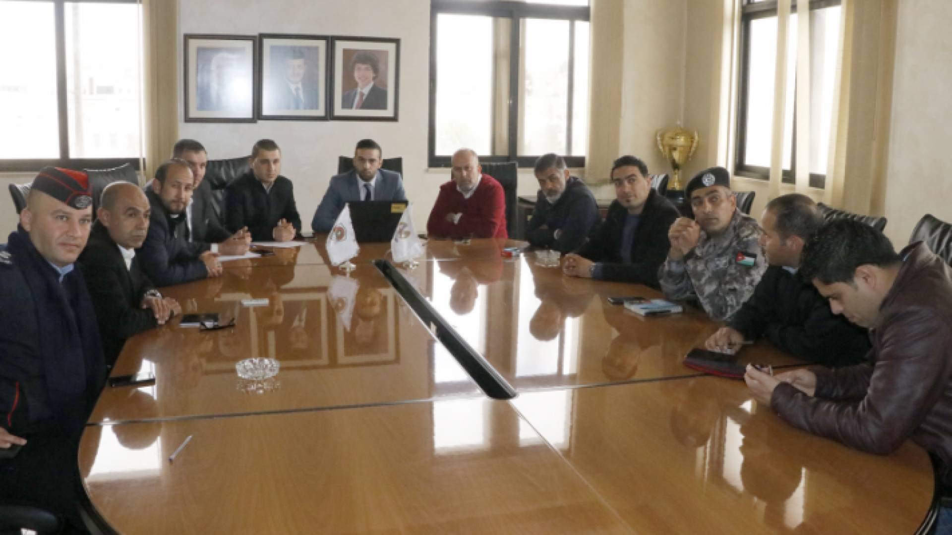 من الاجتماع