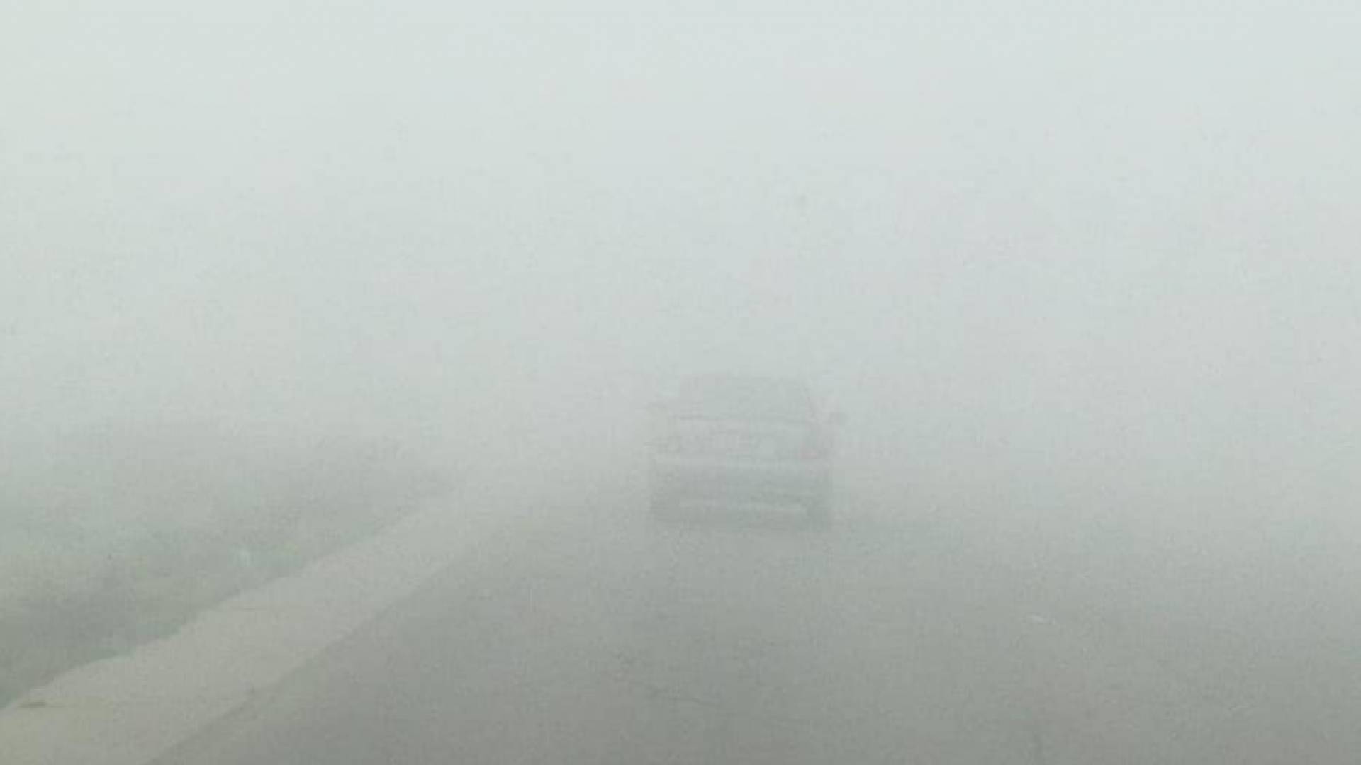 الضباب على طريق المفرق -الزرقاء