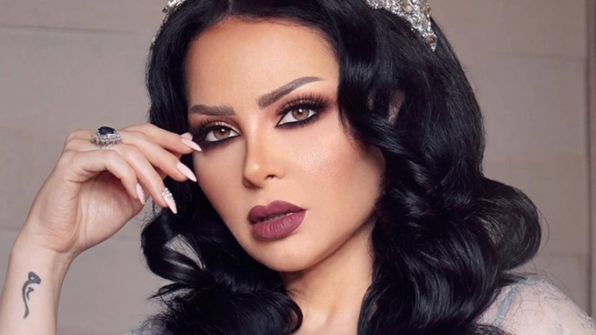 الفنانة الأردنية ديانا كرزون