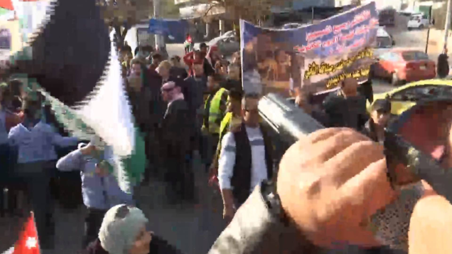 وقفة في الهاشمي الشمالي دعما للملك في مواقفه ضد صفقة القرن