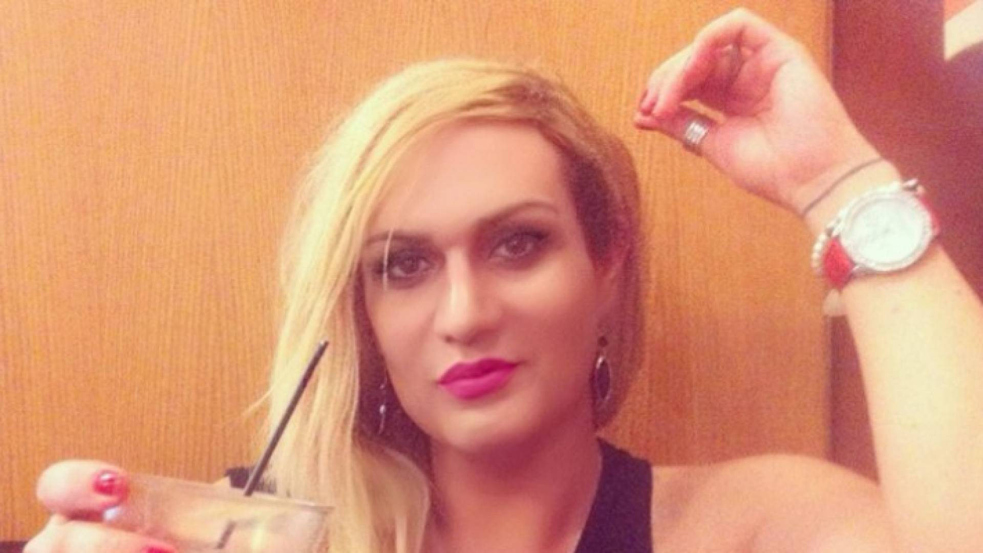 الشاذ الجنسي يحمل الجنسية الأوروبية