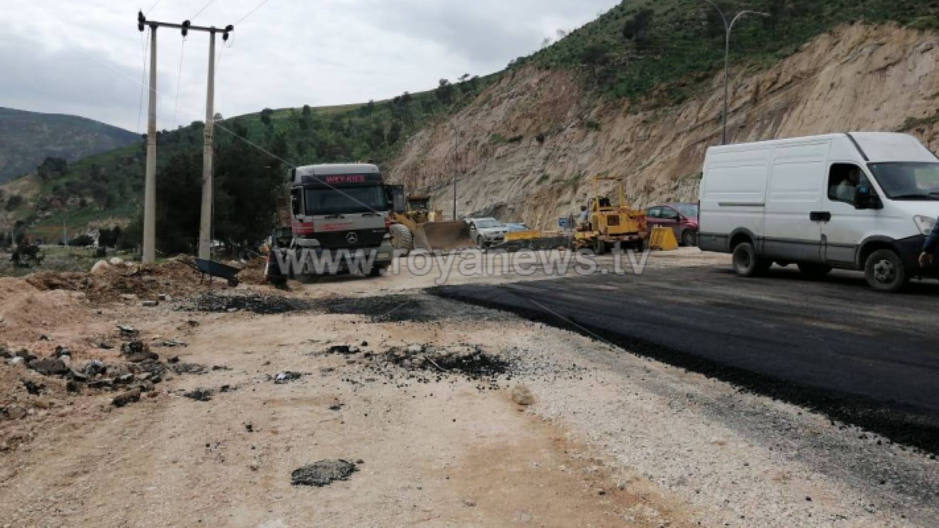 الأشغال تنهي العمل بمدخل جرش وتفتتحه أمام حركة السير