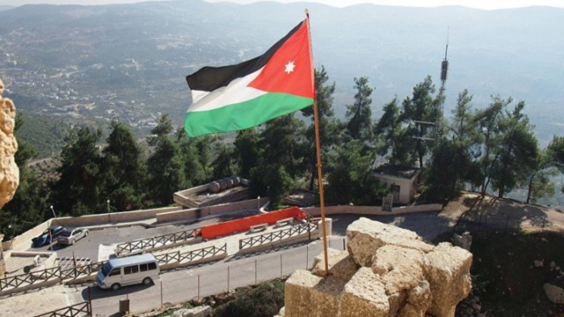 مشاريع خدمية كان من الممكن أن ينتفع منها عشرات الالاف من المواطنين