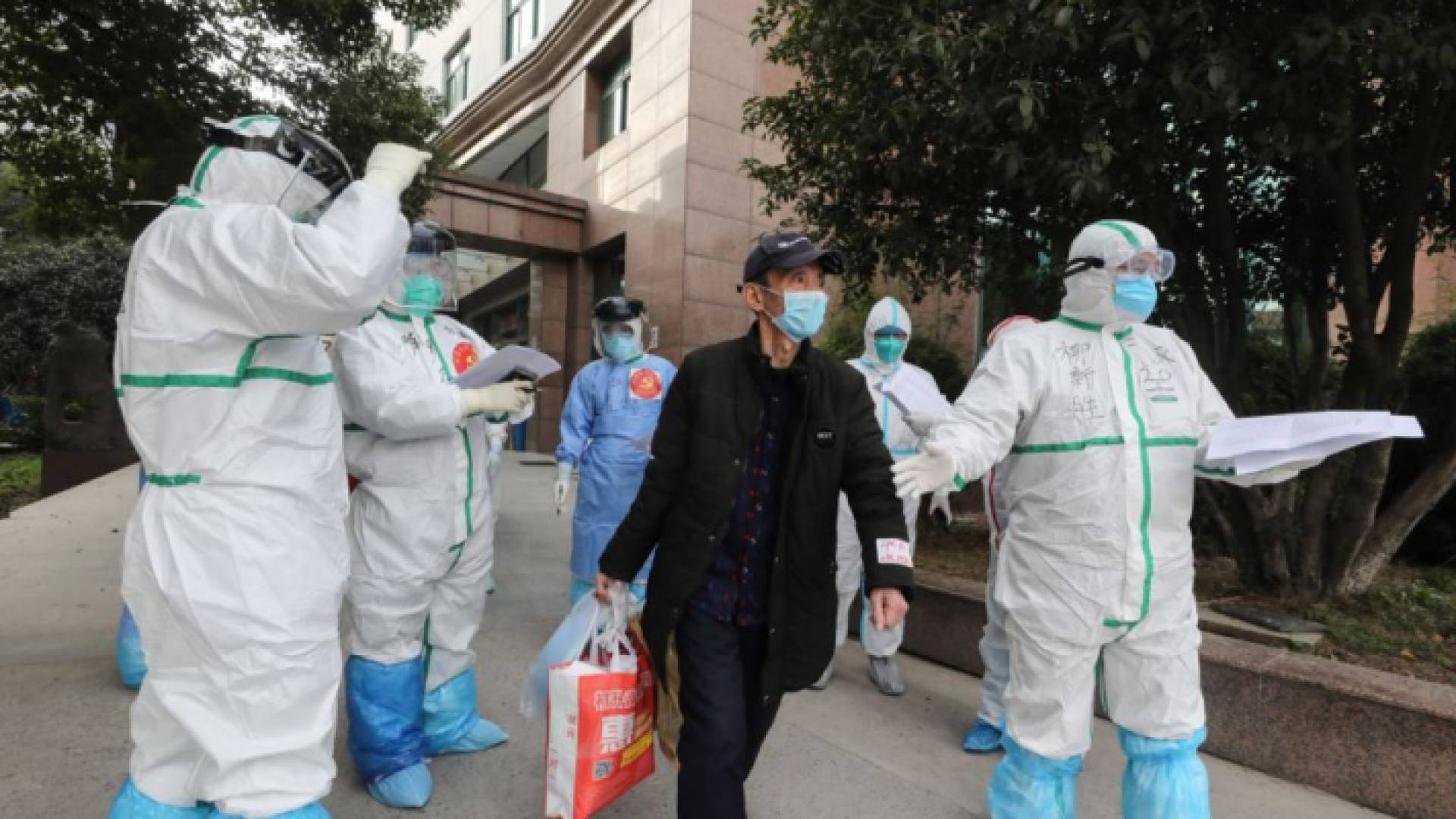 علماء صينيون يكتشفون 150 طفرة من فيروس كورونا