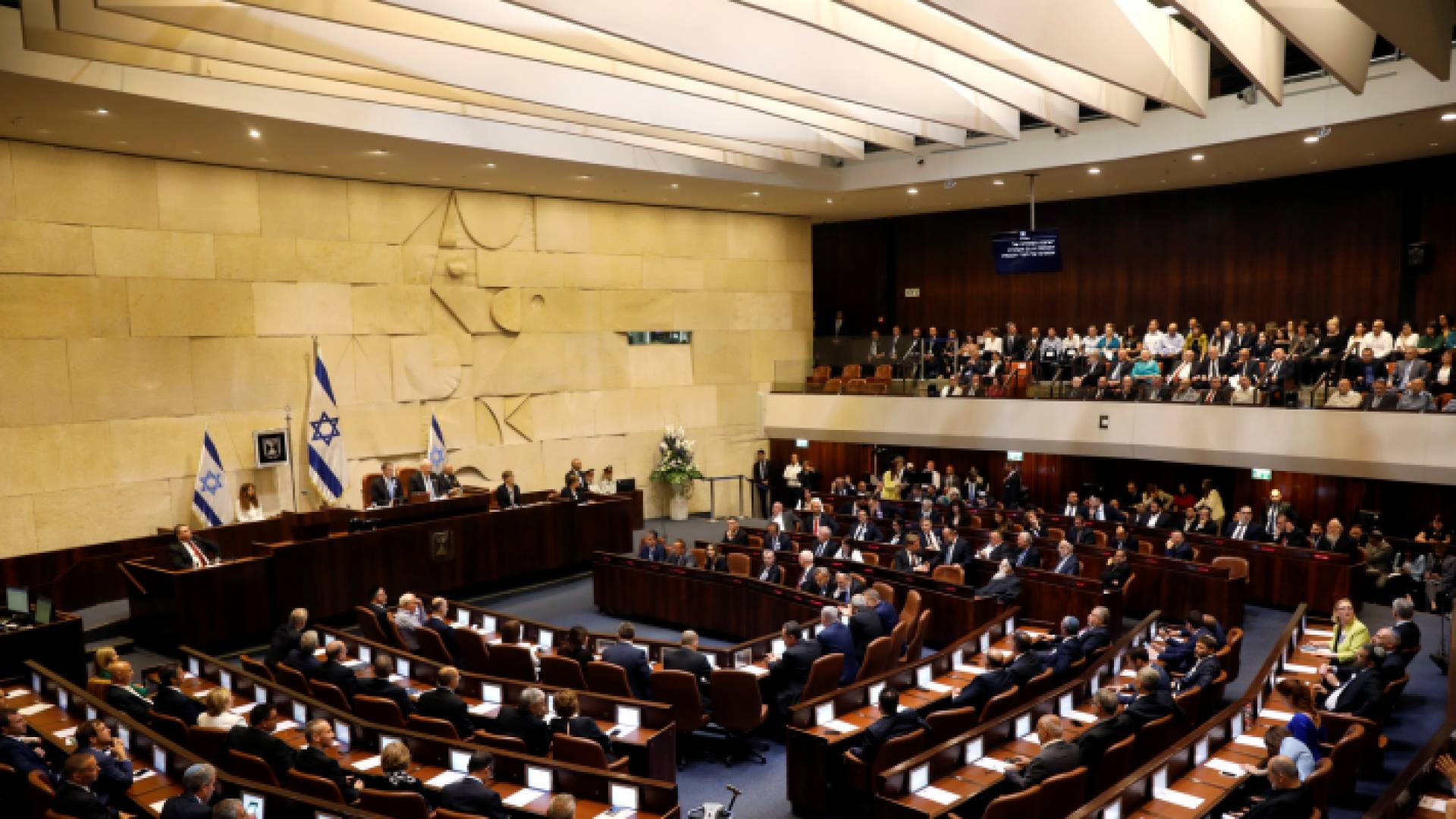 قانون يمنع نتنياهو من تركيب حكومة بسبب تهمة الفساد