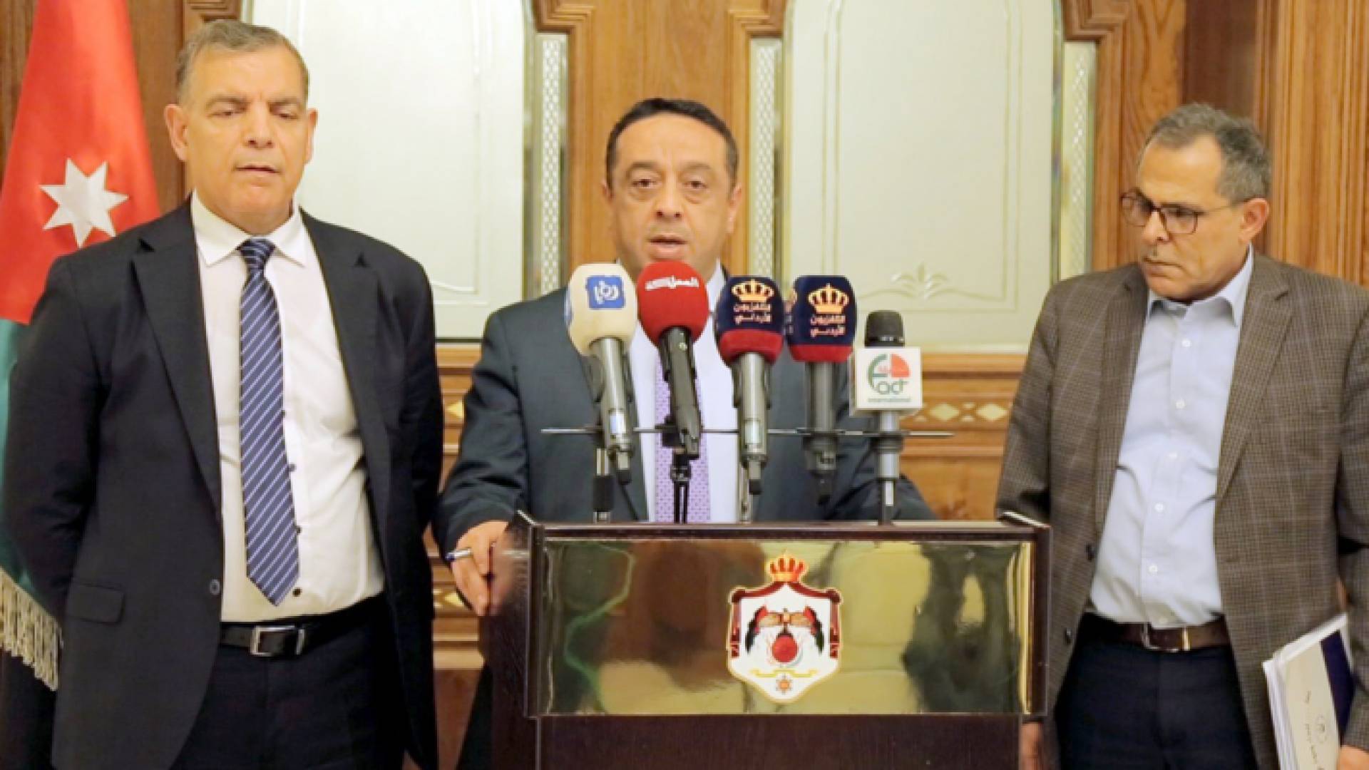 إيجاز صحفي لوزير الصحة ووزبر الدولة لشؤون الاعلام بالوكالة ومدير مؤسسة الغذاء والدواء حول تطورات فيروس كورونا في الأردن