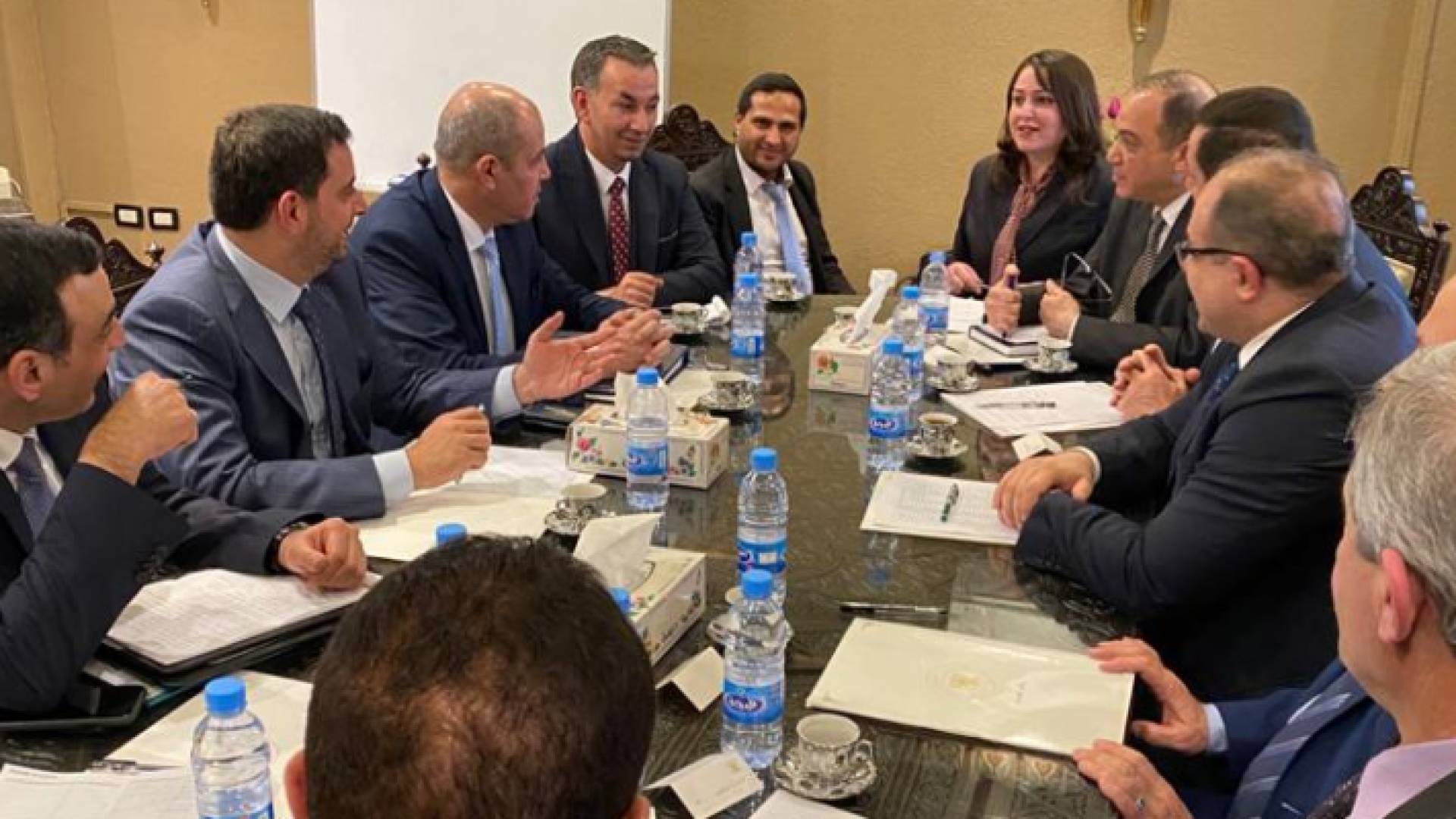 الحموري ونظيرة السوري يجريان في دمشق مباحثات صريحة حول العلاقات الاقتصادية ويصدران بيانا مشتركا