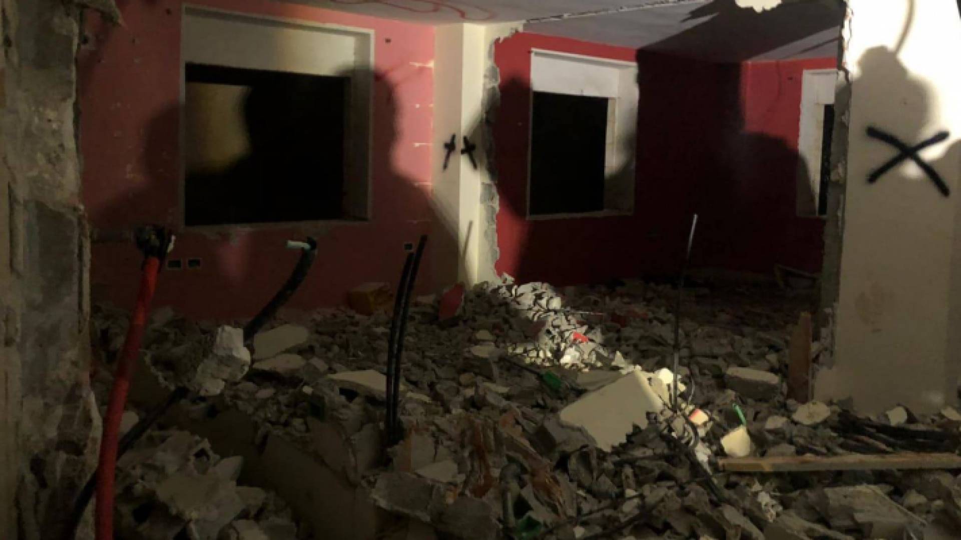 الاحتلال يهدم منزلي الأسيرين يزن مغامس ووليد حناتشة في رام الله