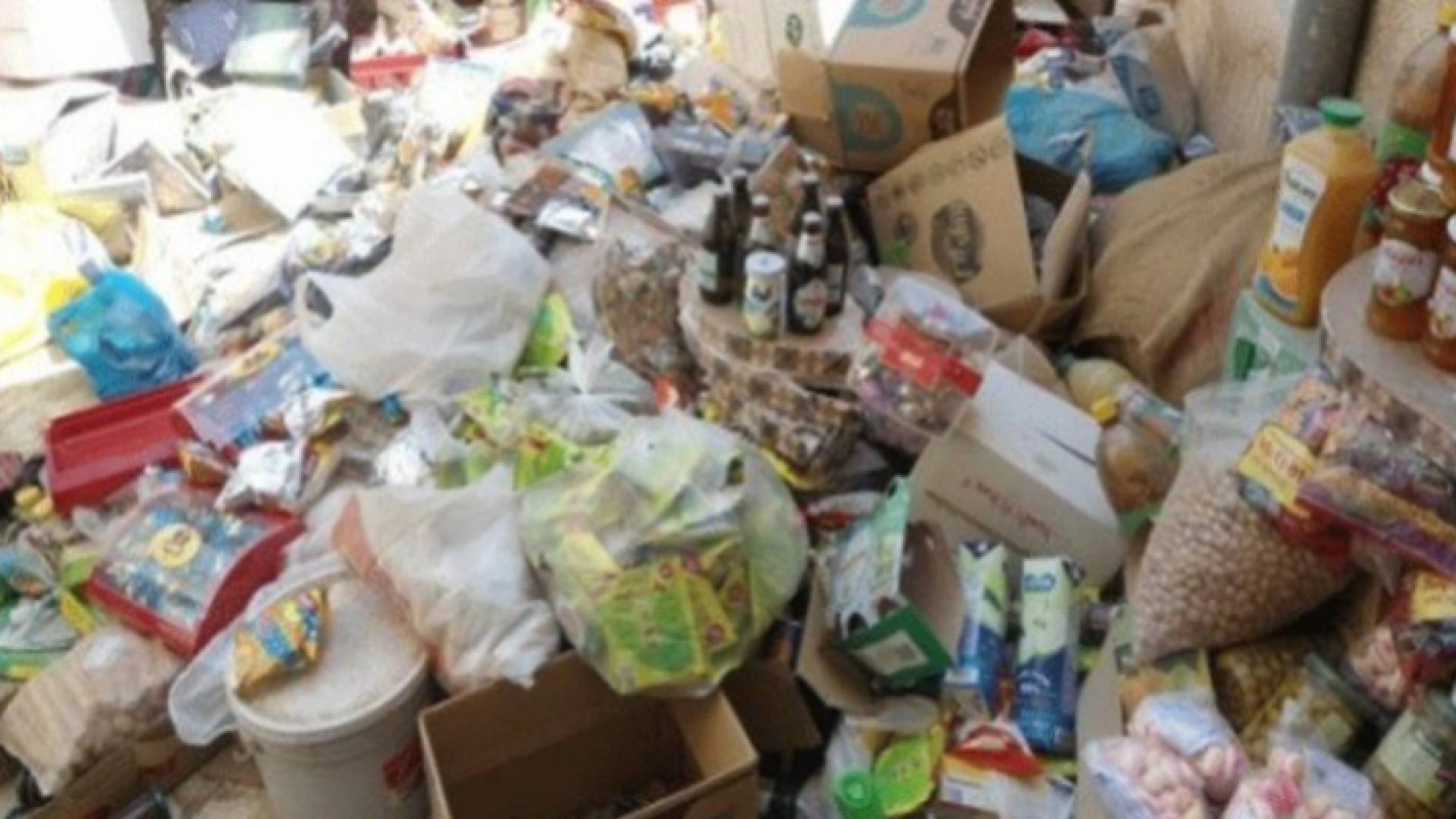 إتلاف مواد غذائية - ارشيفية