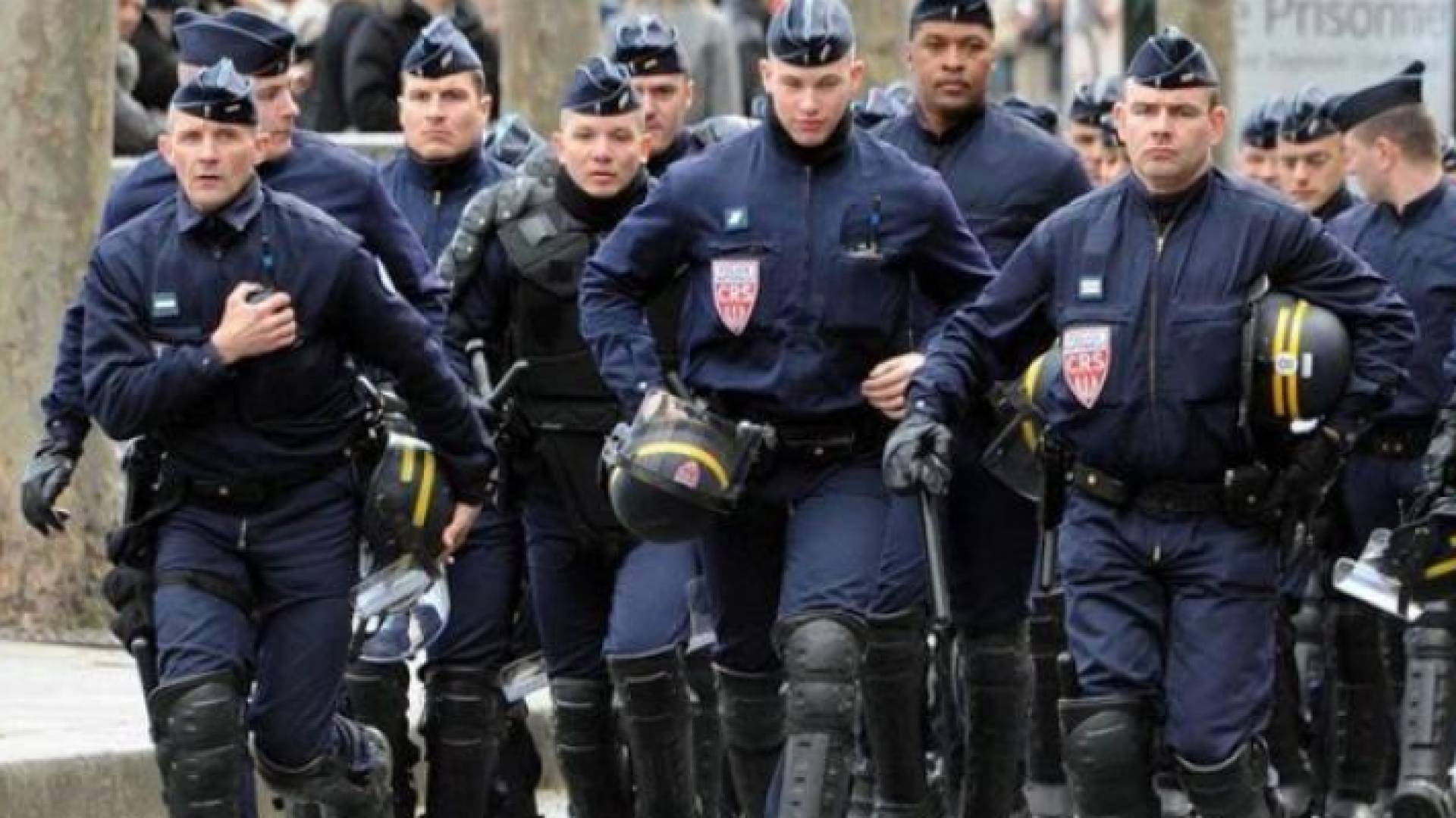 إصابة شخص على الأقل بجروح خطيرة في إطلاق نار على مسجد في باريس