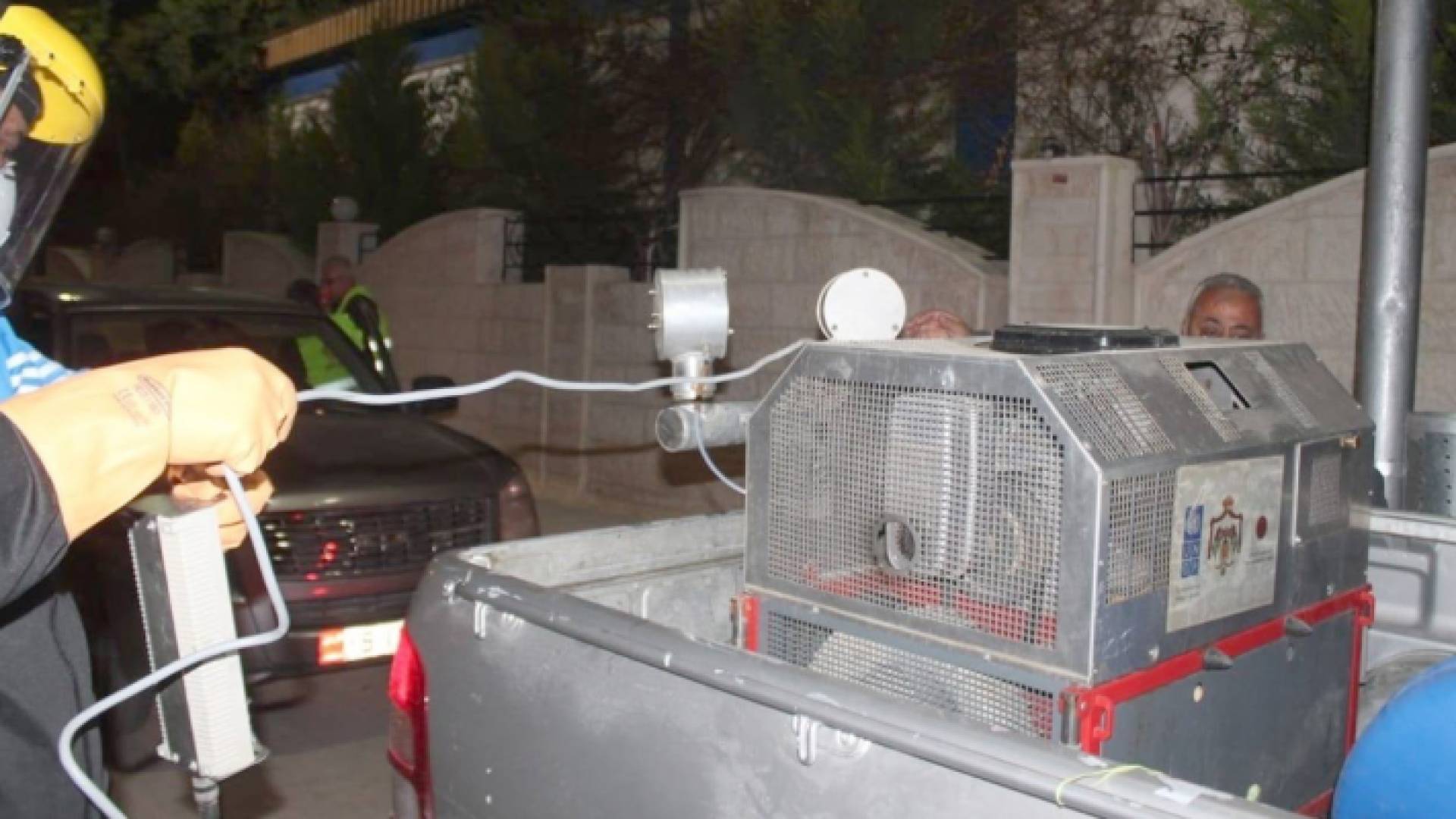 رش وتعقيم الشوارع والأسواق في المفرق للوقاية من كورونا