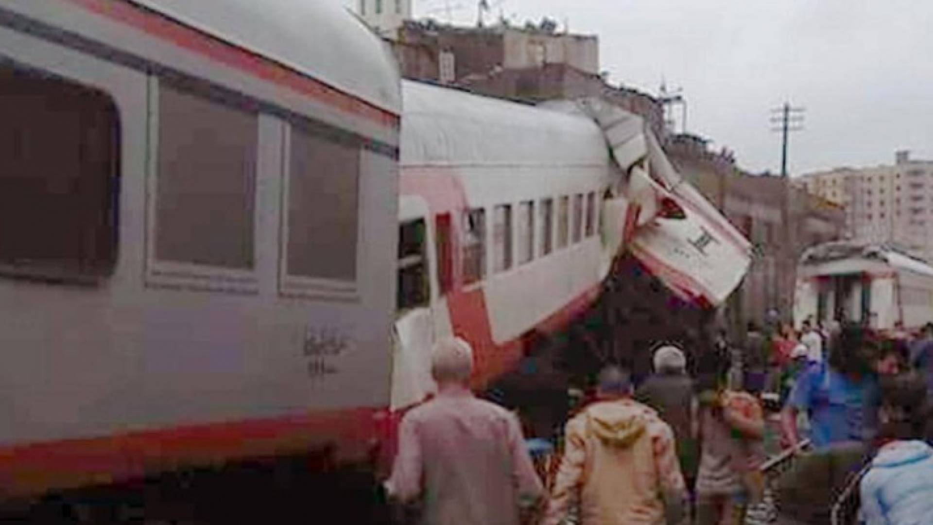 تصادم قطارين في القاهرة